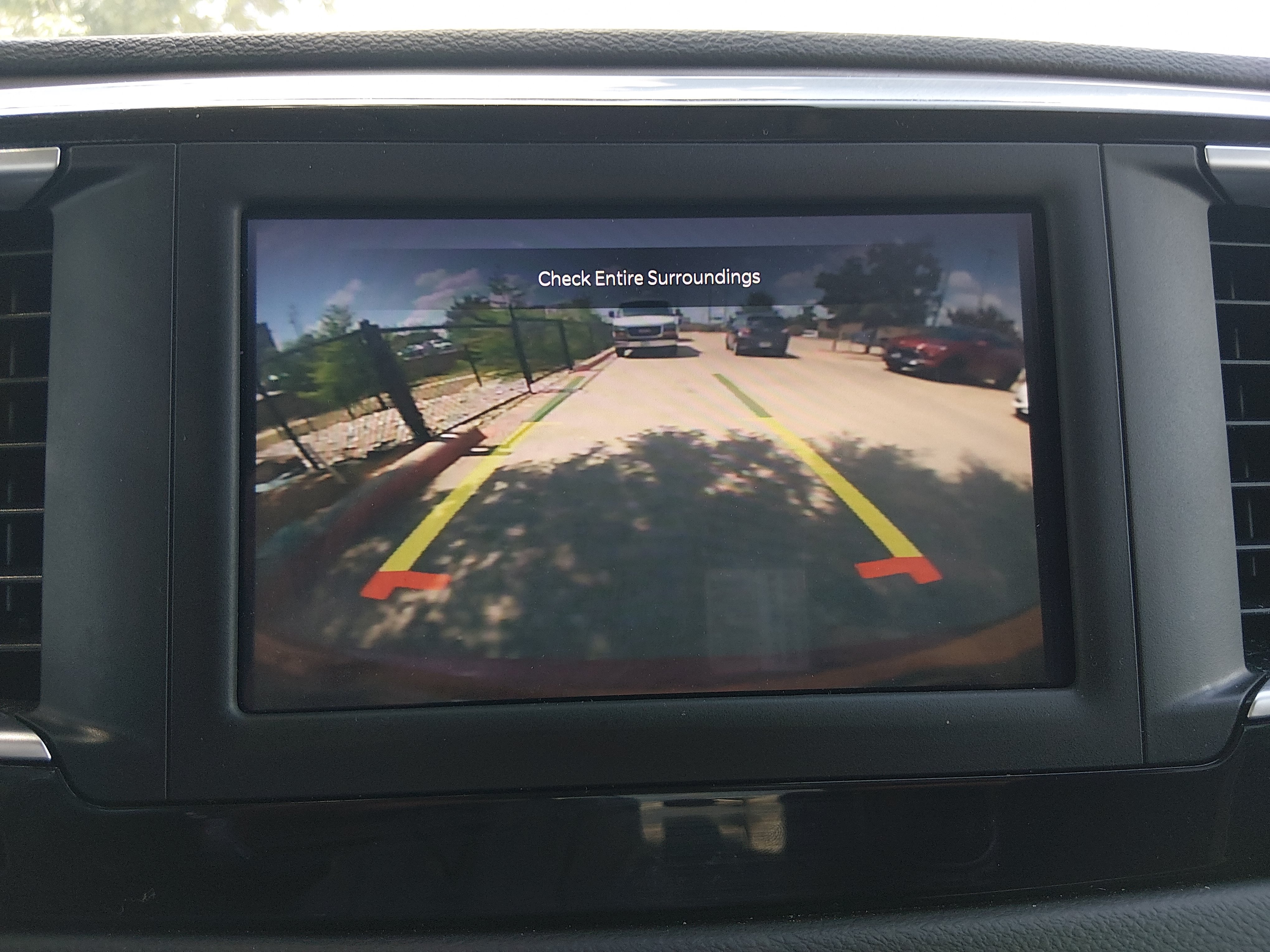 2023 Chrysler Voyager LX - Photo 16