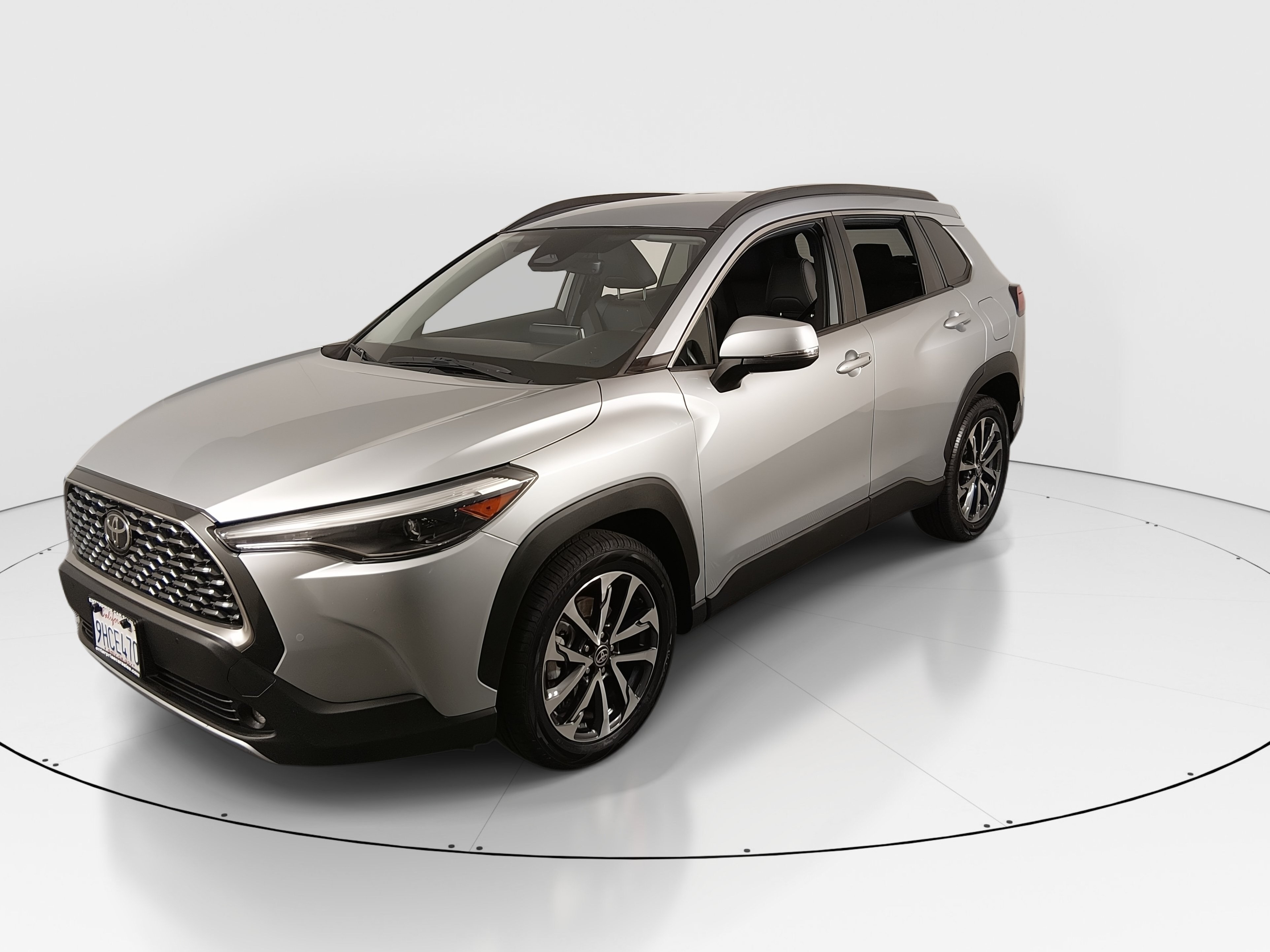 2023 Toyota Corolla Cross XLE - Photo 3