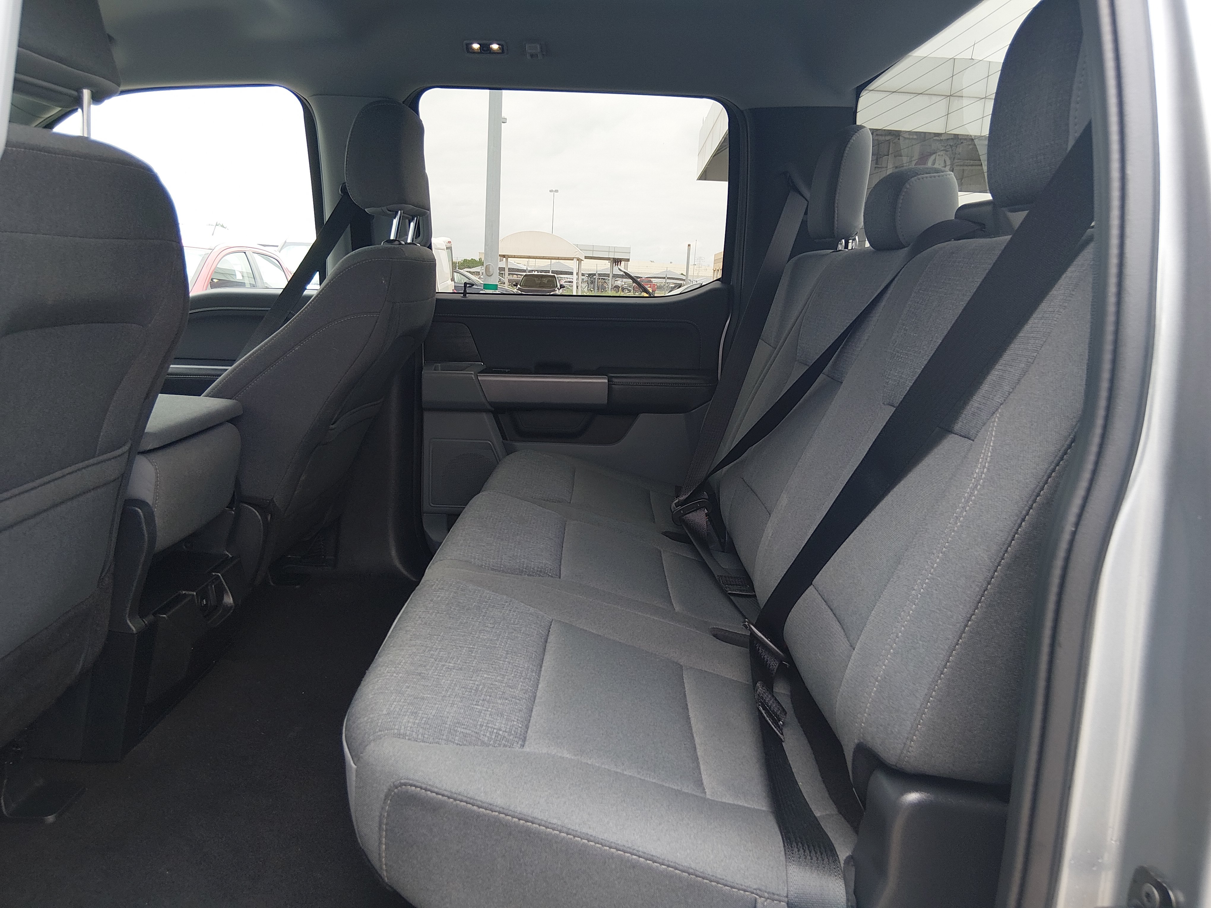 2025 Ford F-150 XLT - Photo 18