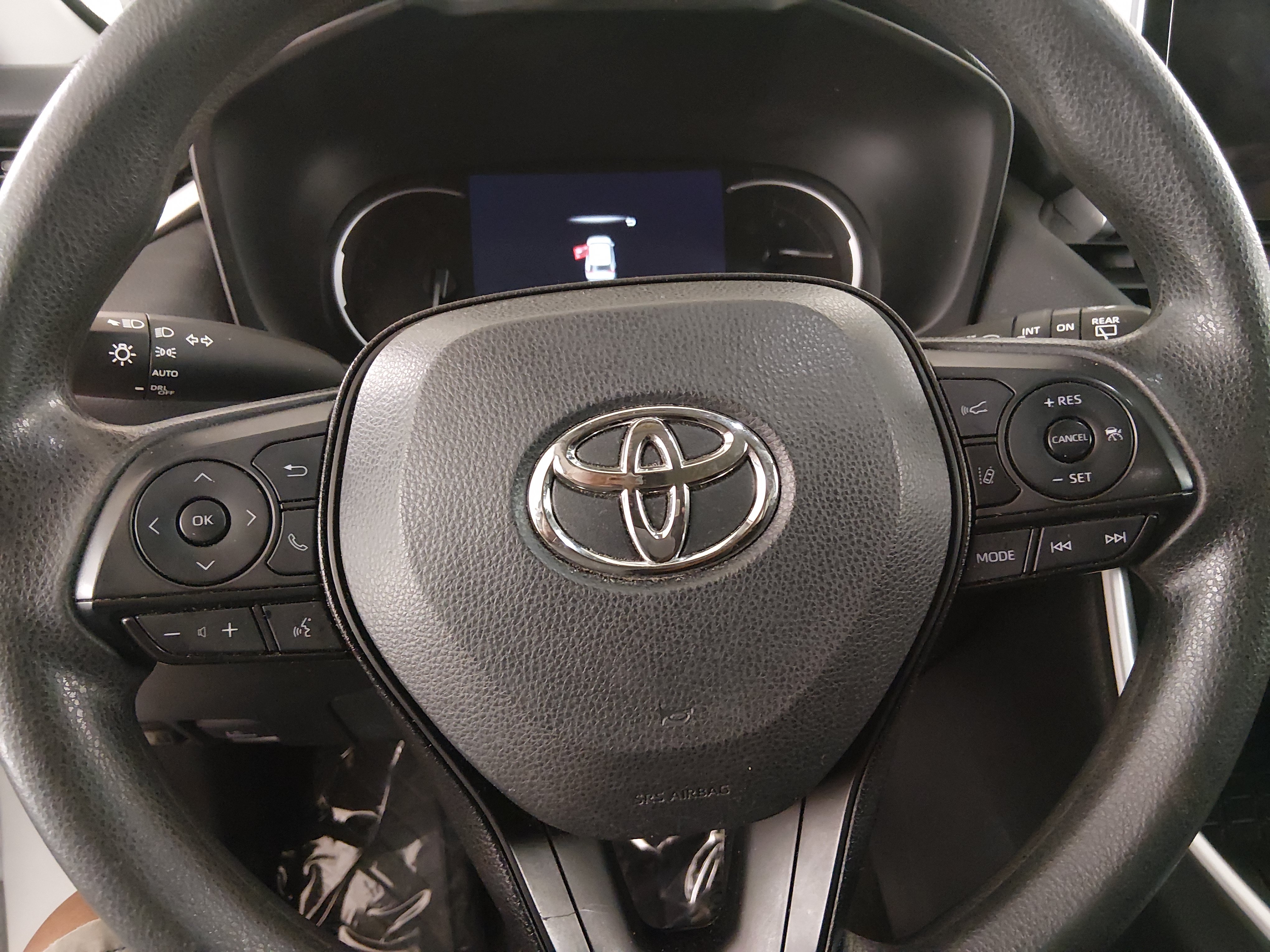 2024 Toyota RAV4 XLE - Photo 12
