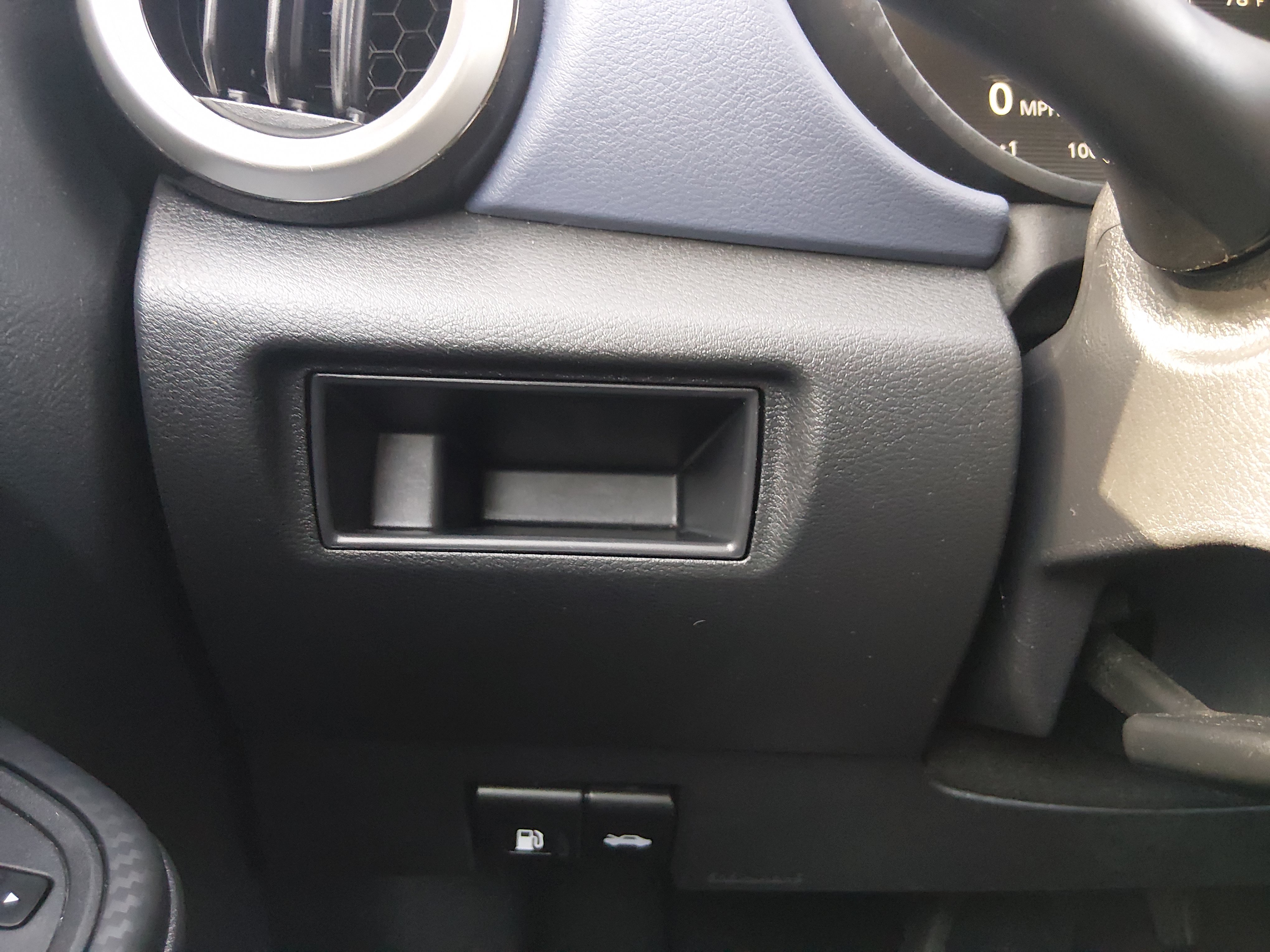 2024 Nissan Versa Sedan SV - Photo 12