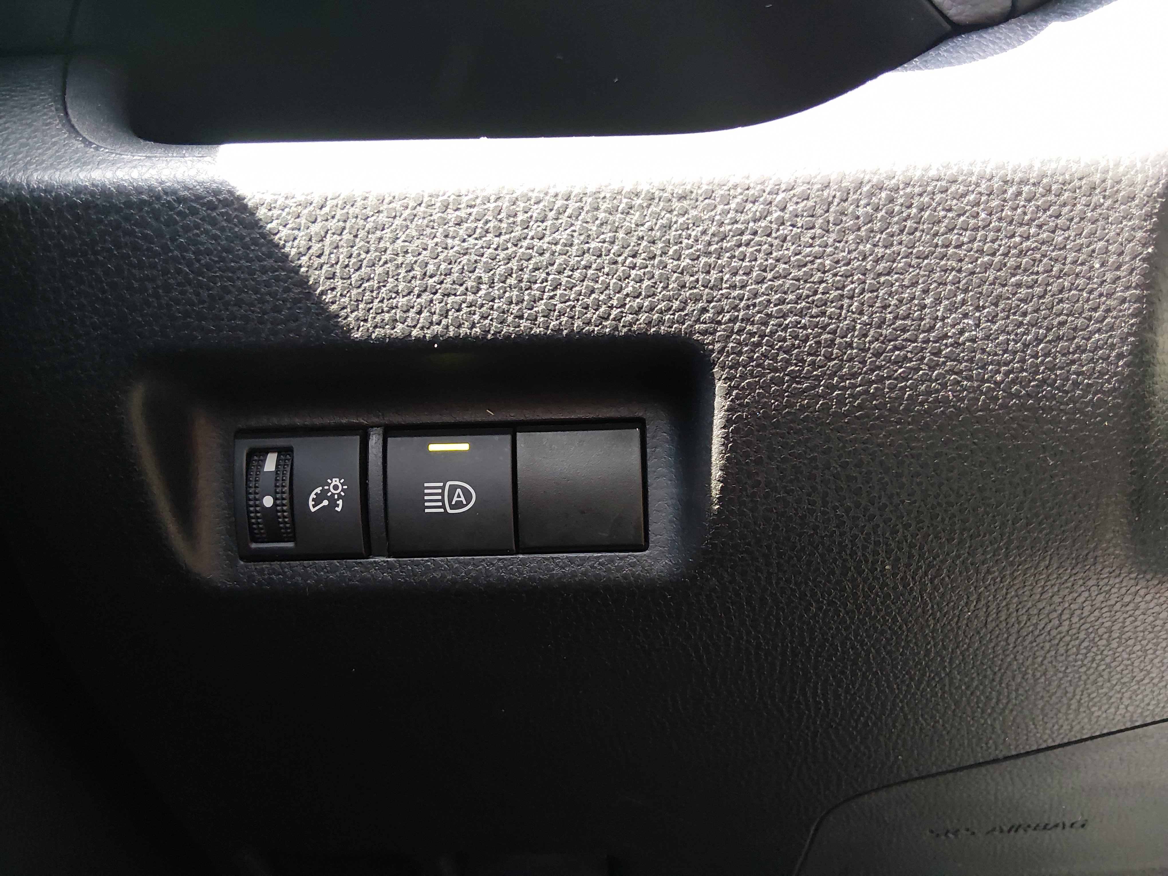 2024 Toyota RAV4 XLE - Photo 13