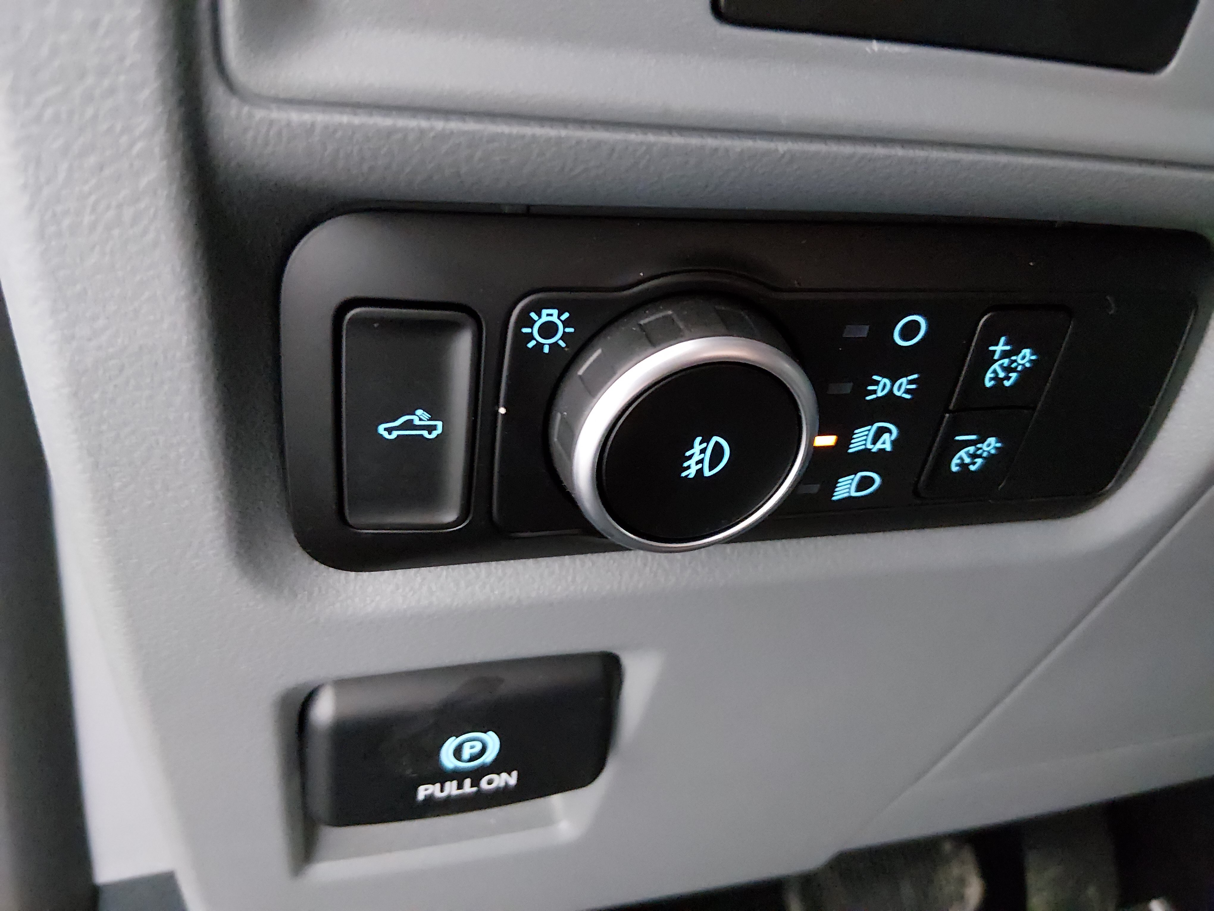 2025 Ford F-150 XLT - Photo 13