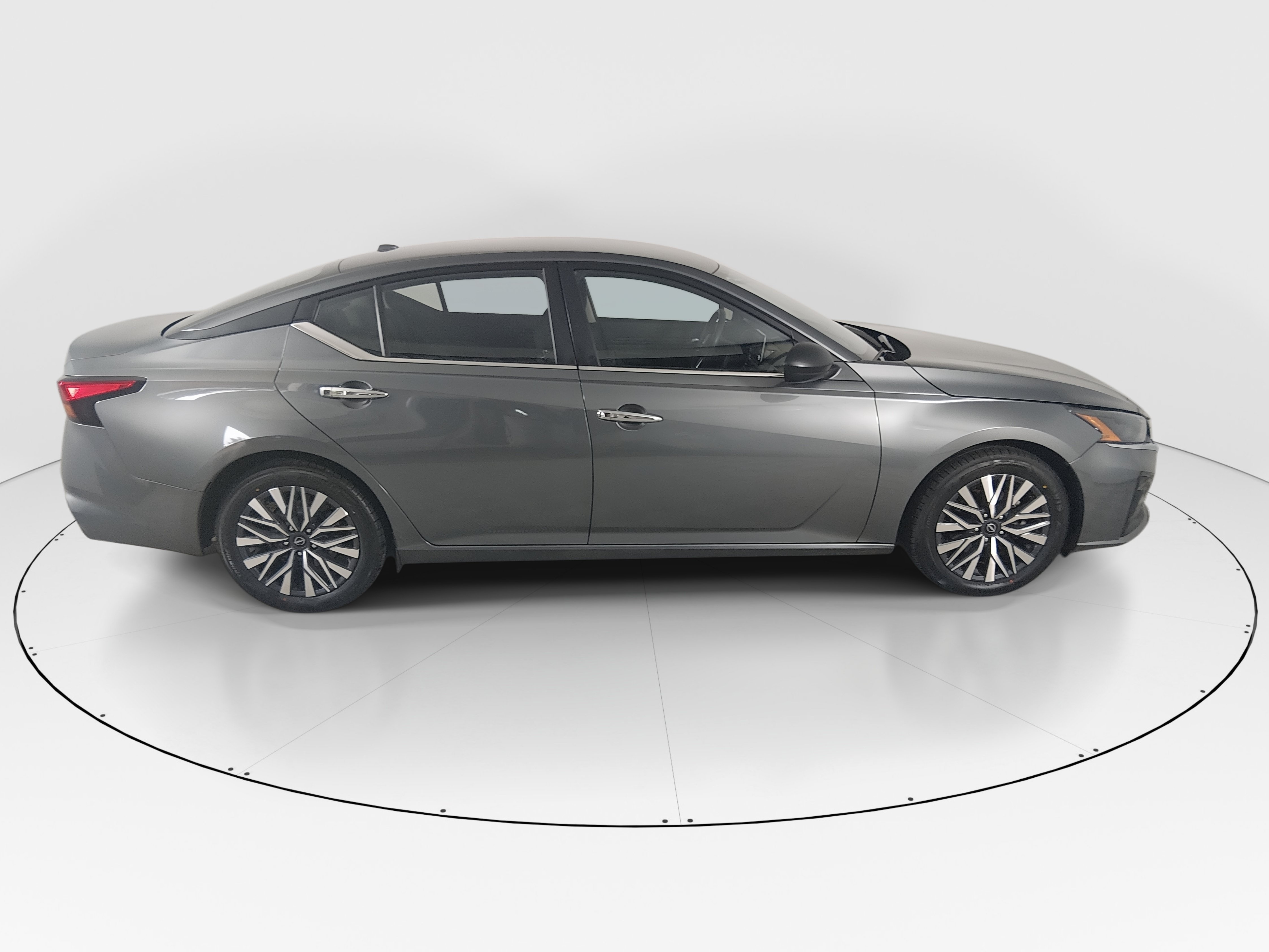 2024 Nissan Altima SV - Photo 8