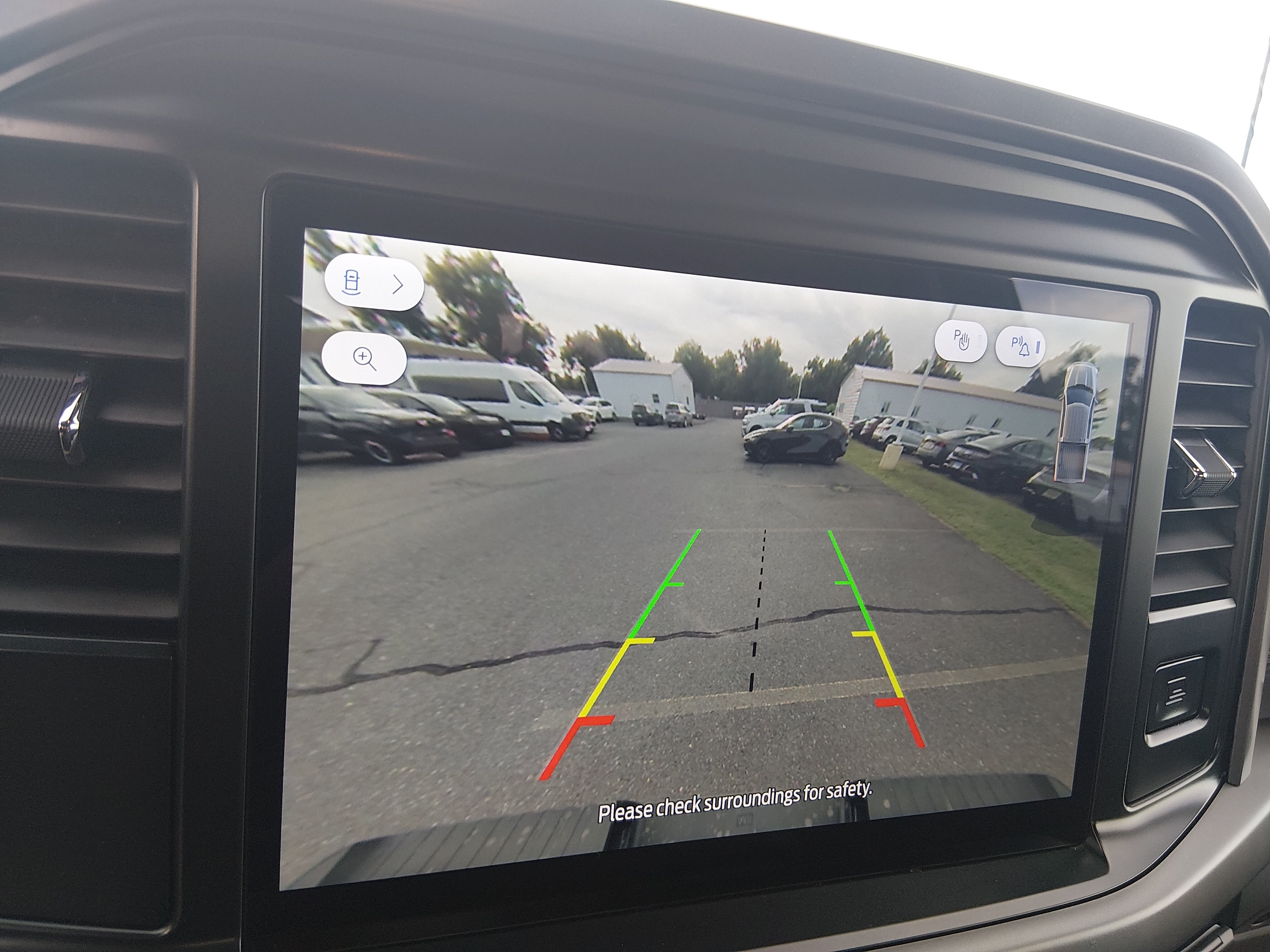 2025 Ford F-150 XLT - Photo 17