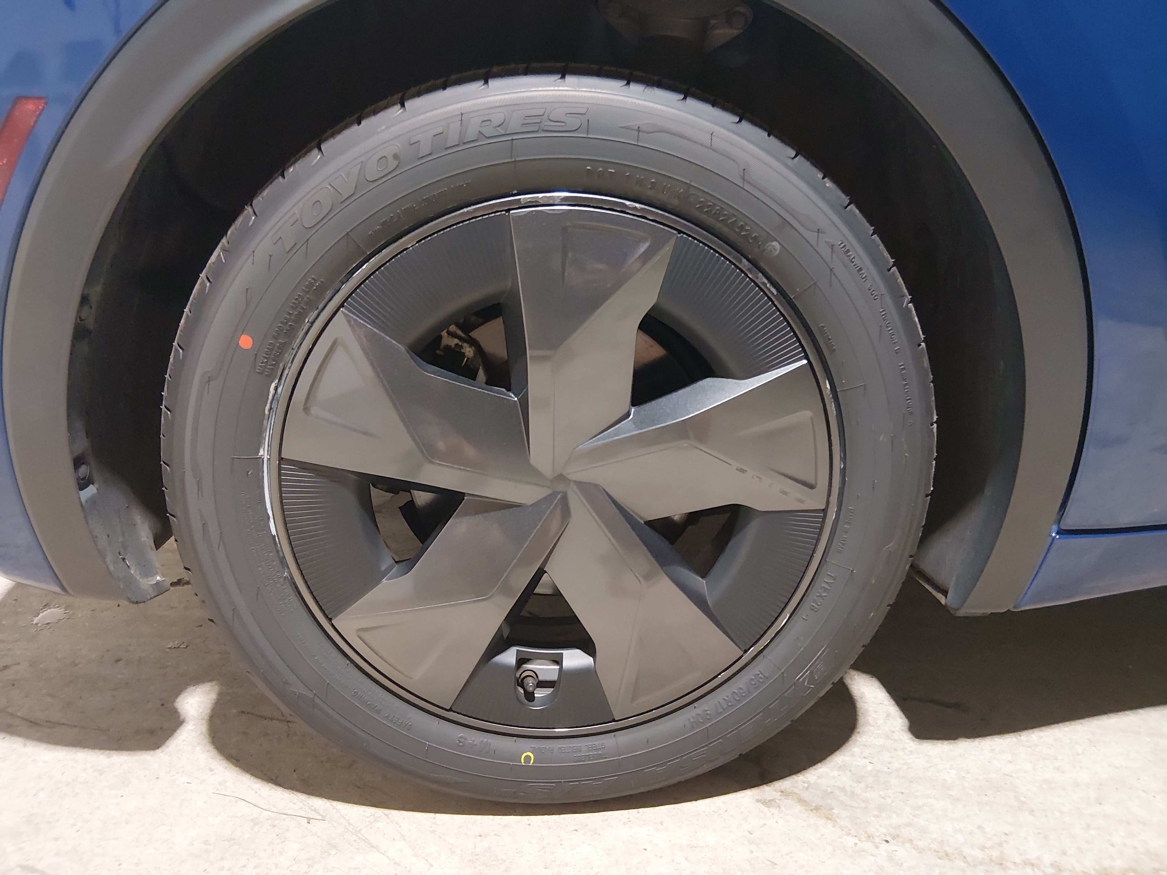 2024 Toyota Prius LE - Photo 10