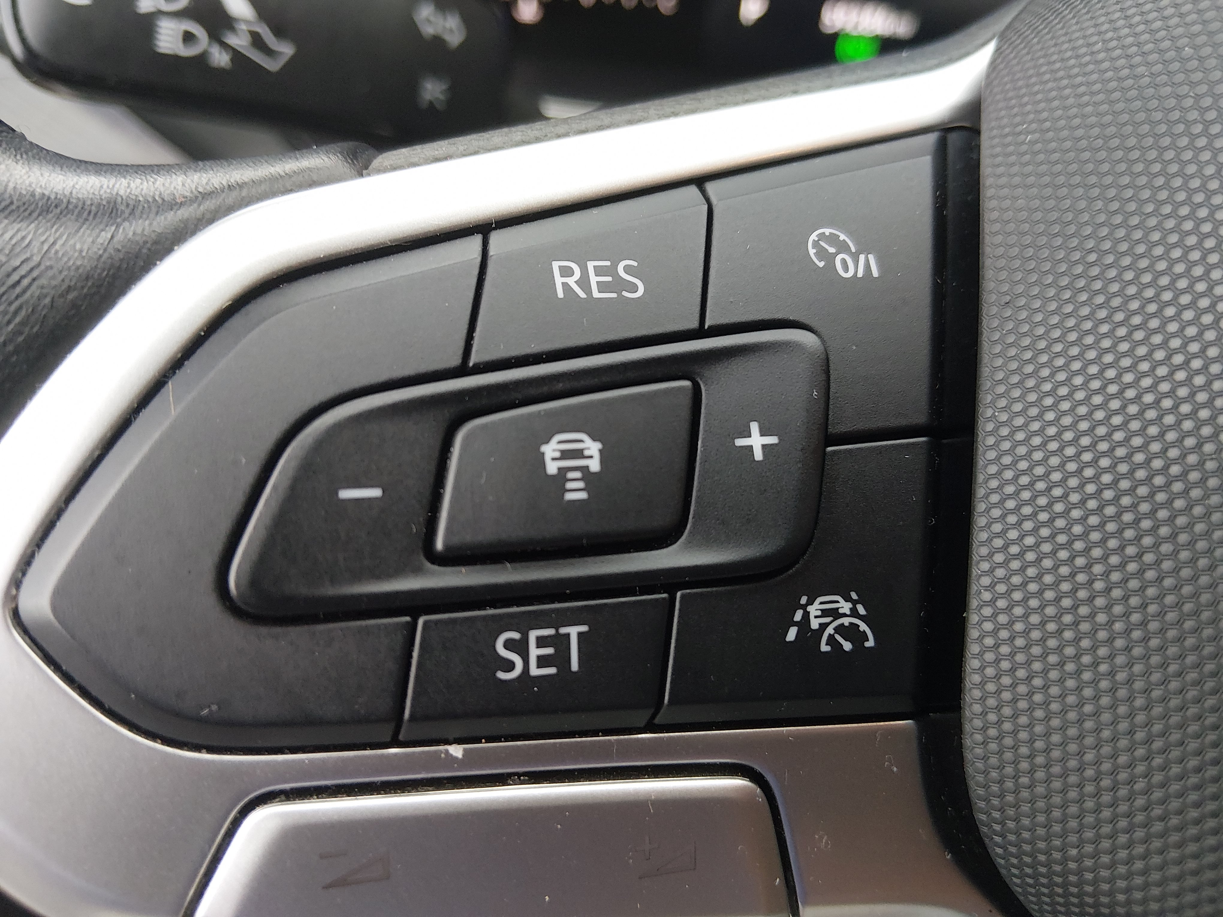 2023 Volkswagen Jetta SE - Photo 12