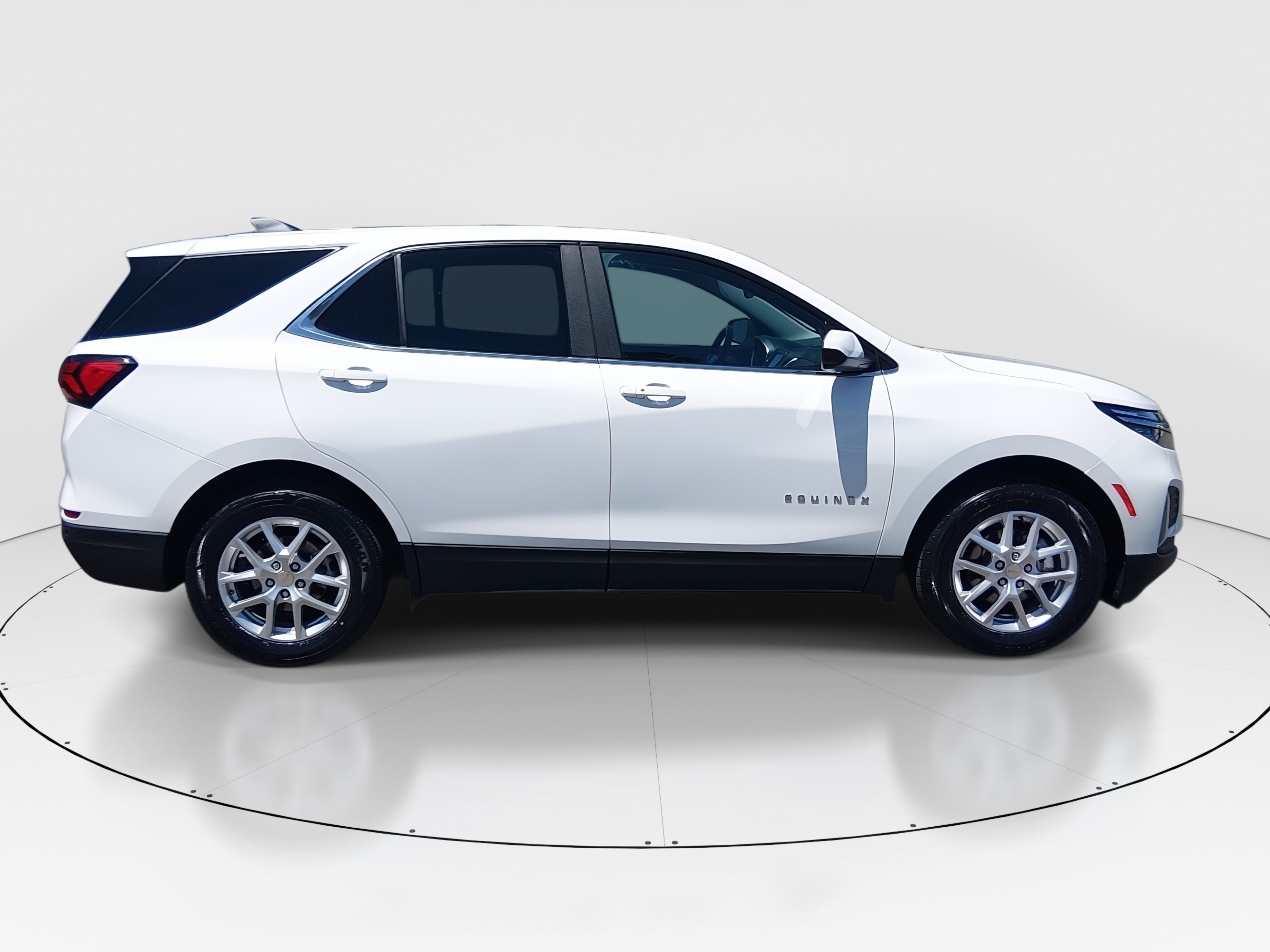 2024 Chevrolet Equinox LT - Photo 8