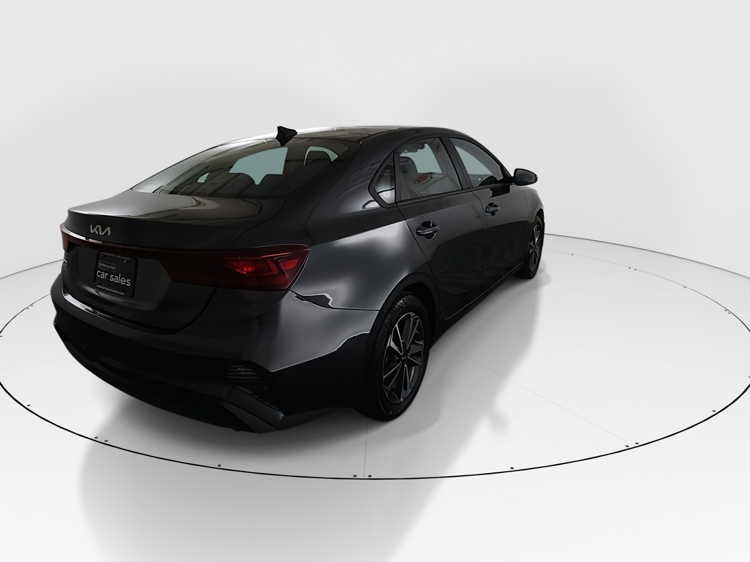 2024 Kia Forte LXS - Photo 7