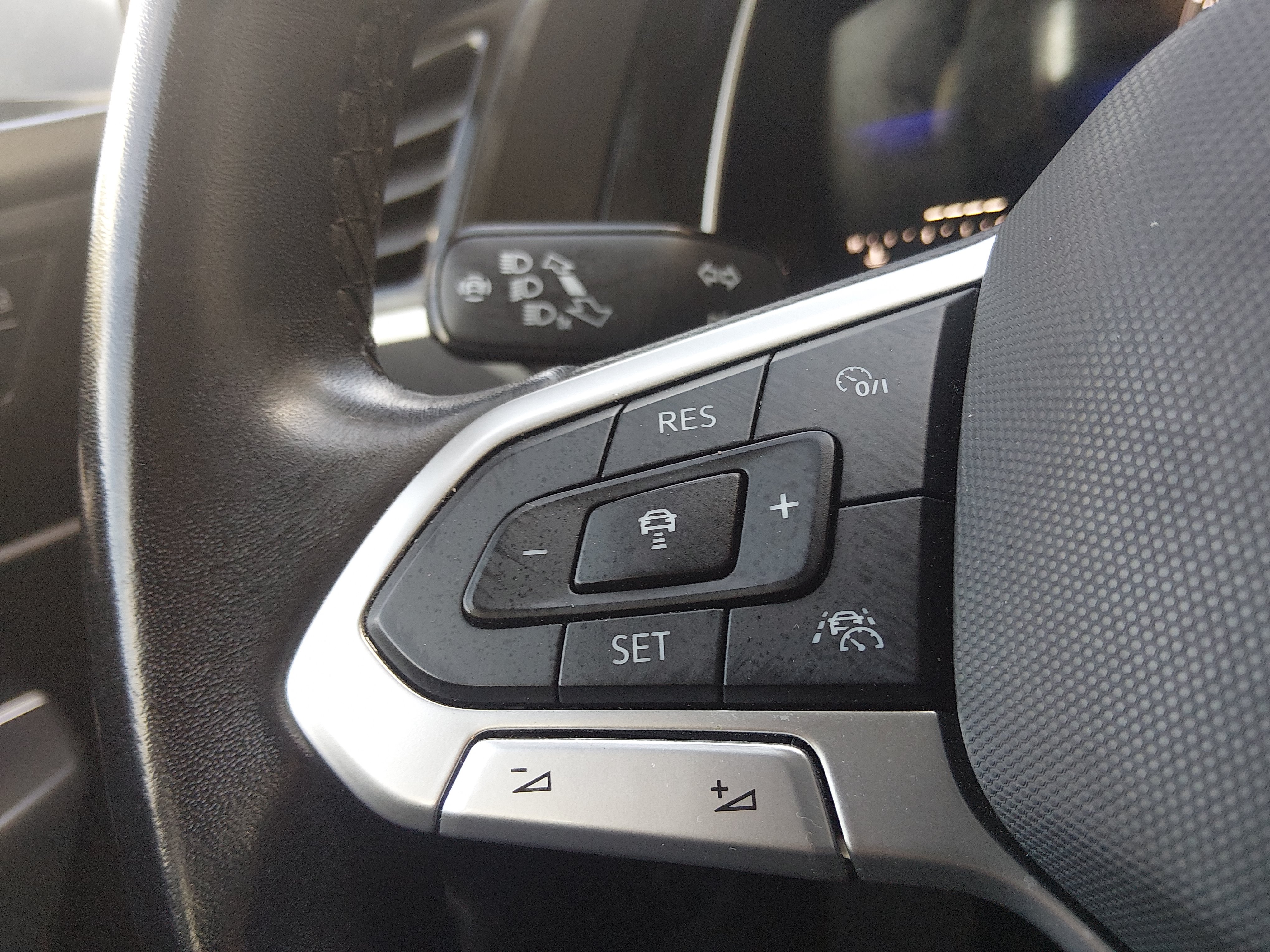 2024 Volkswagen Jetta SE - Photo 12