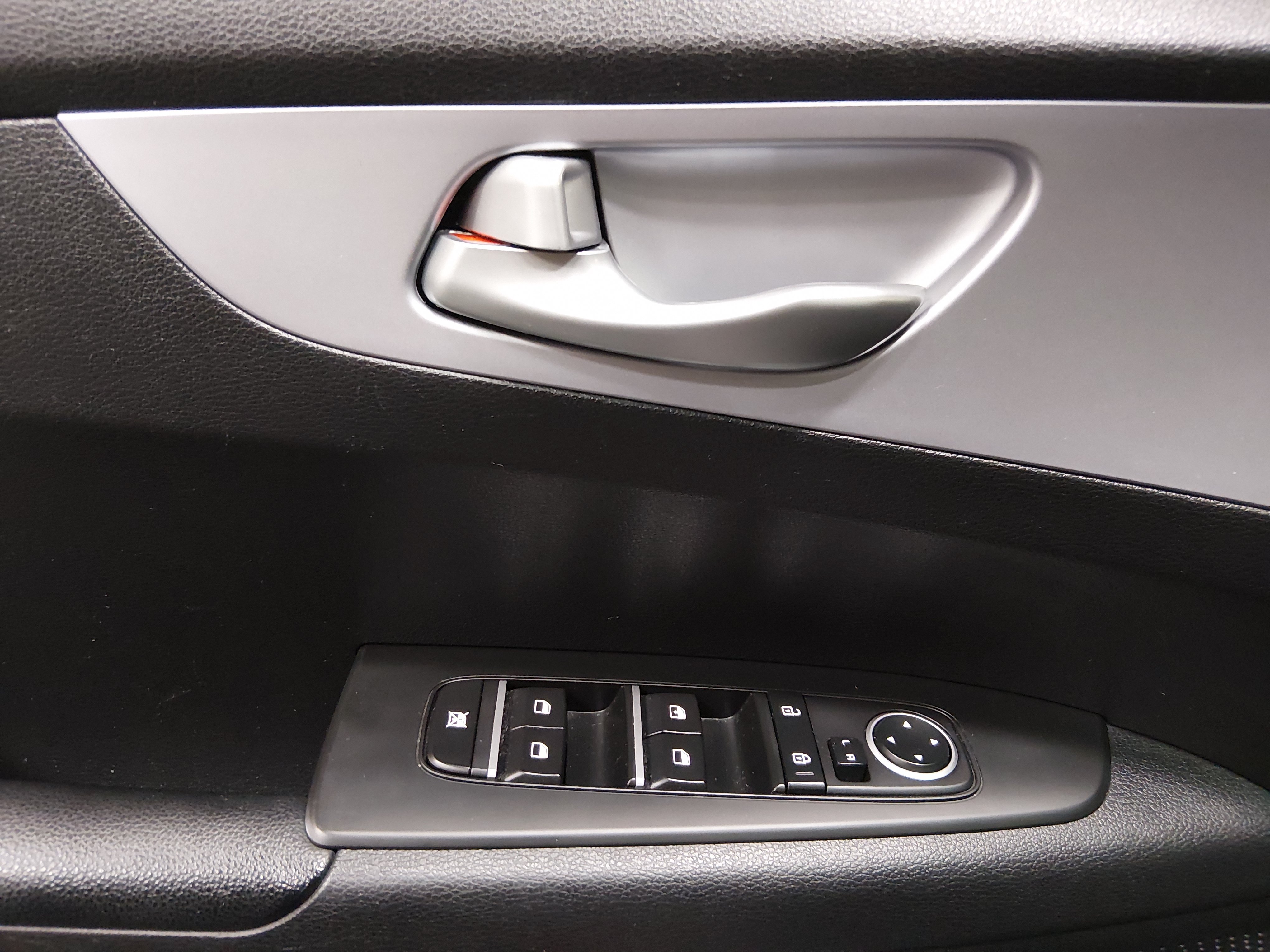 2024 Kia Forte LXS - Photo 19