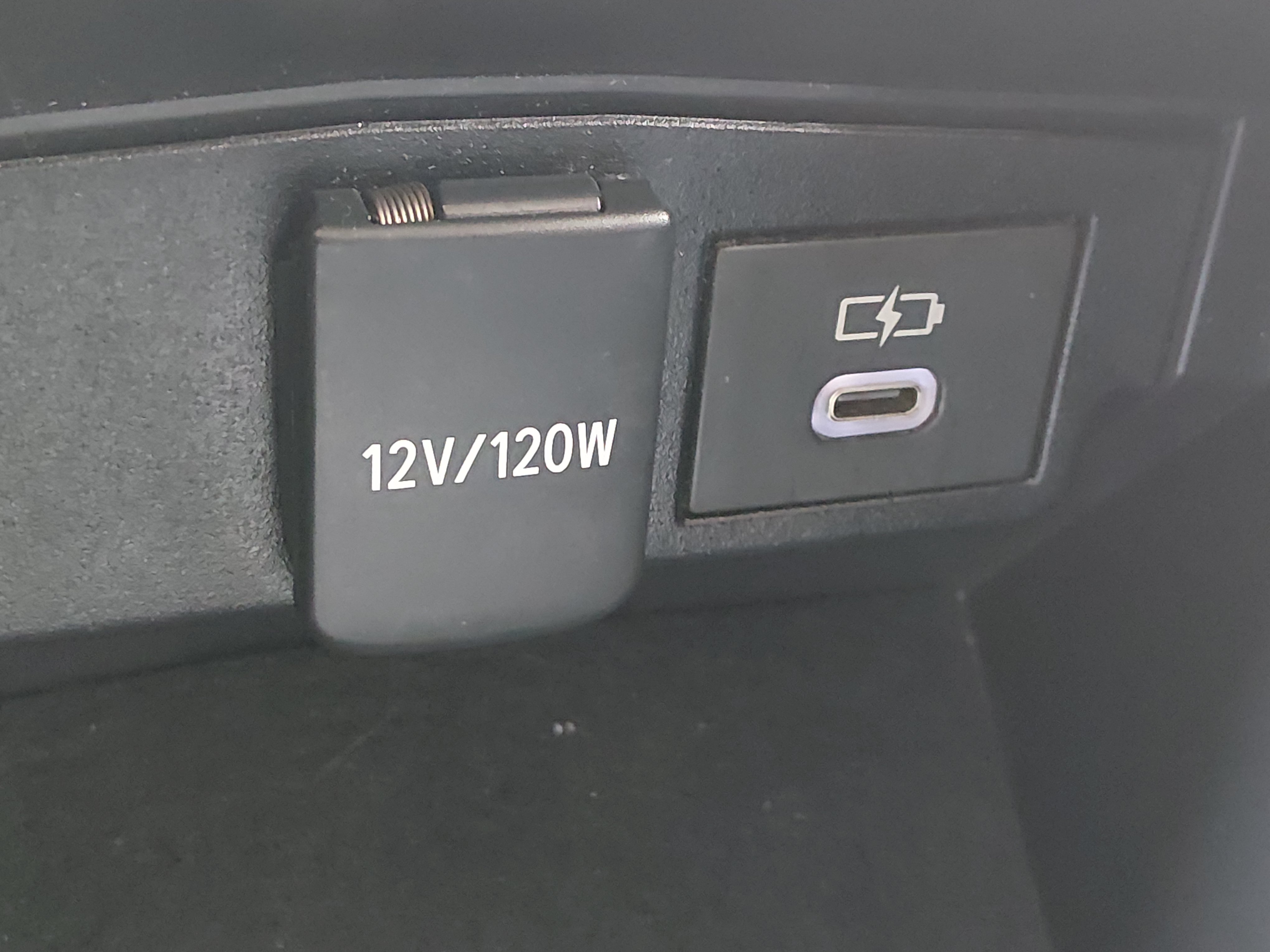 2024 Toyota Corolla Cross XLE - Photo 19