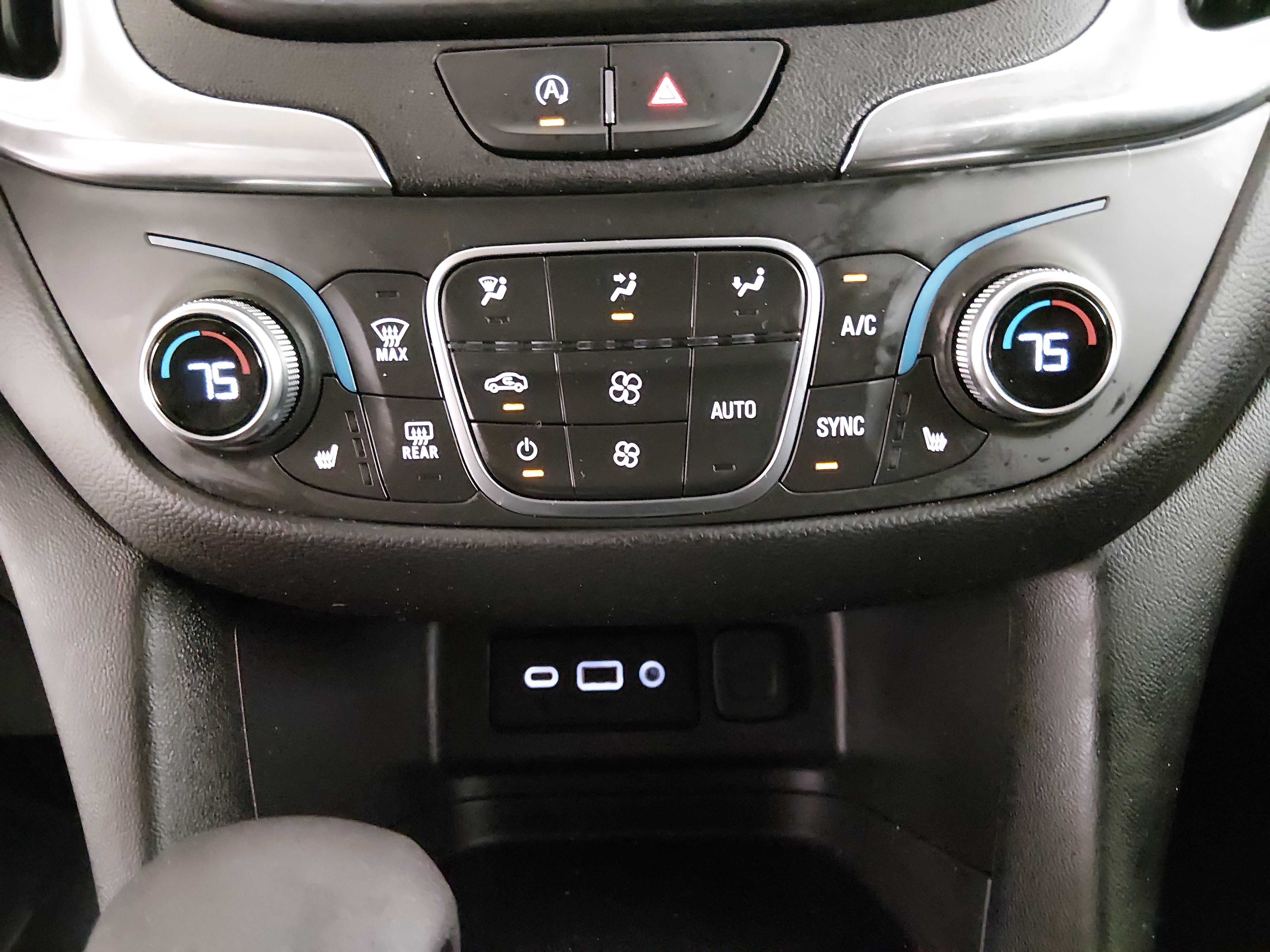 2024 Chevrolet Equinox LT - Photo 17