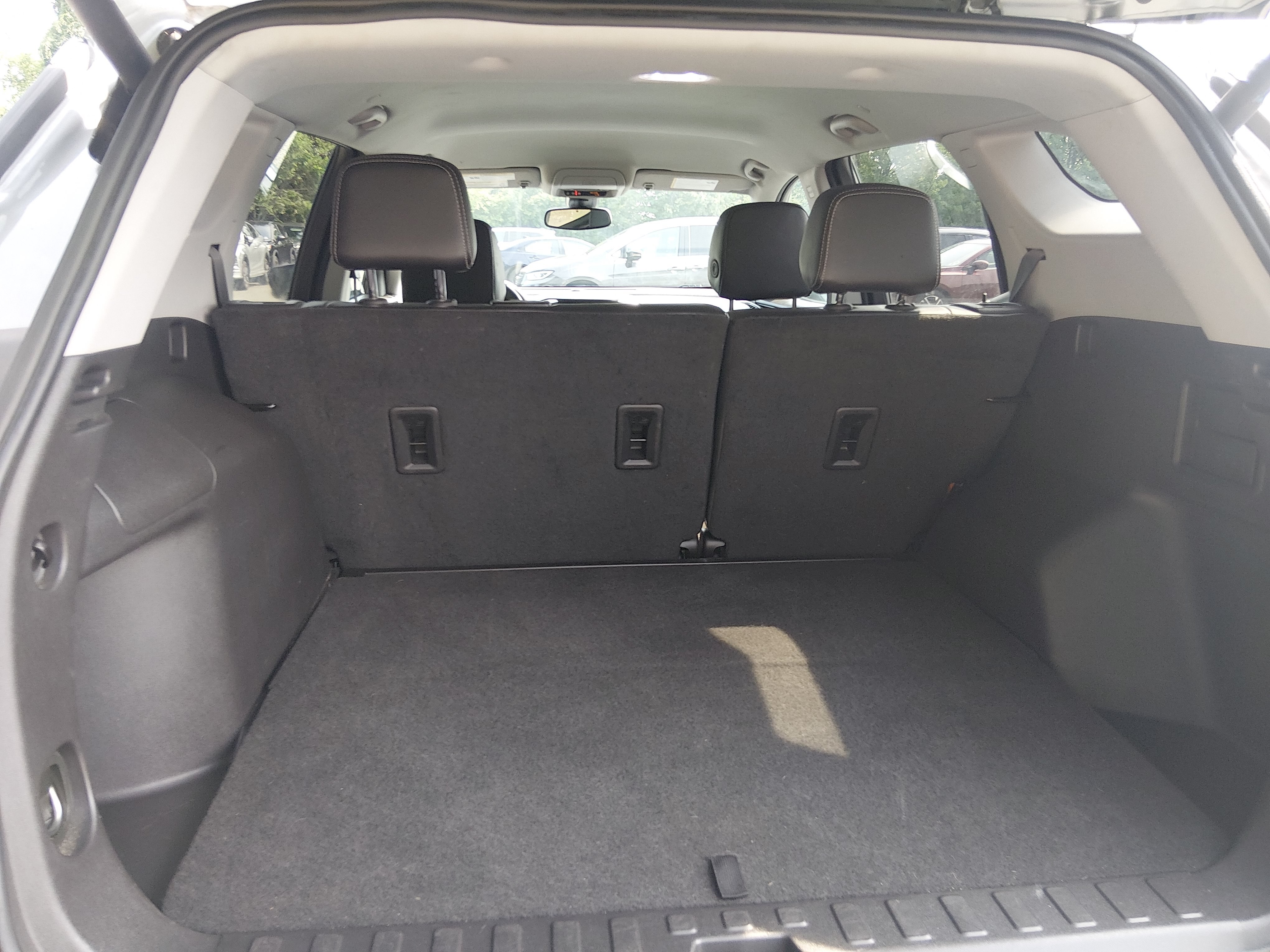 2024 GMC Terrain SLT - Photo 11