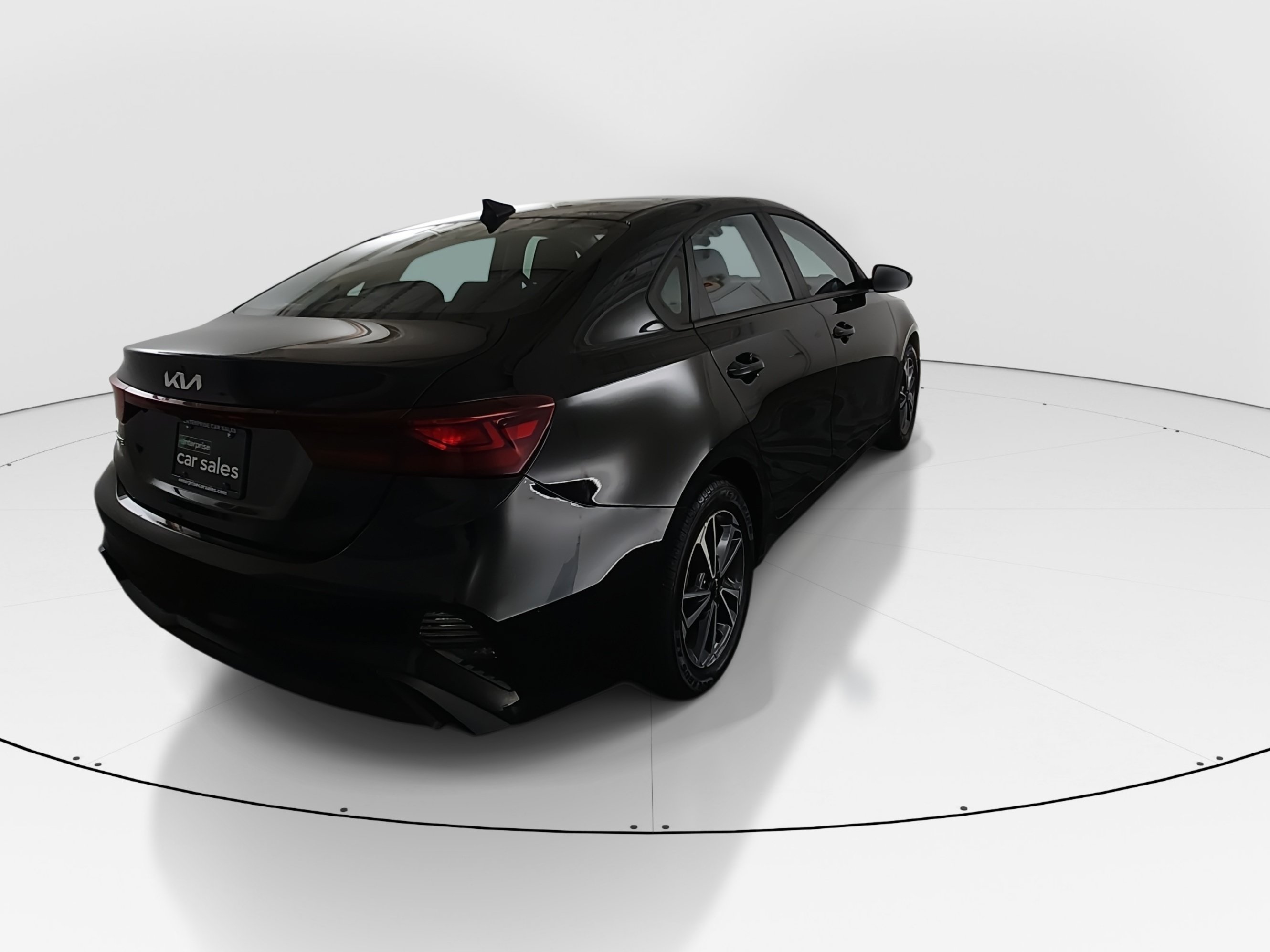 2024 Kia Forte LXS - Photo 7