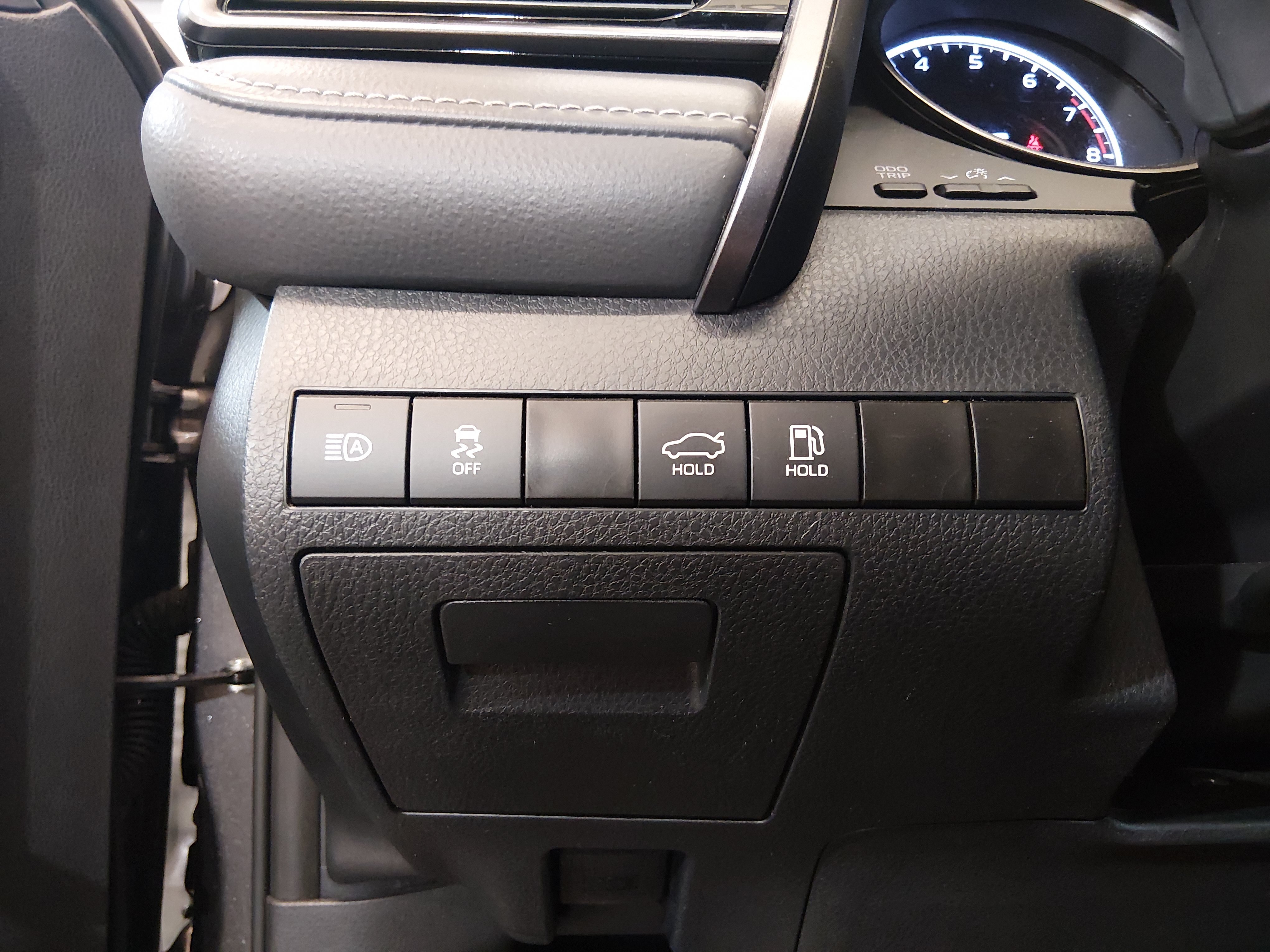 2024 Toyota Camry SE - Photo 13