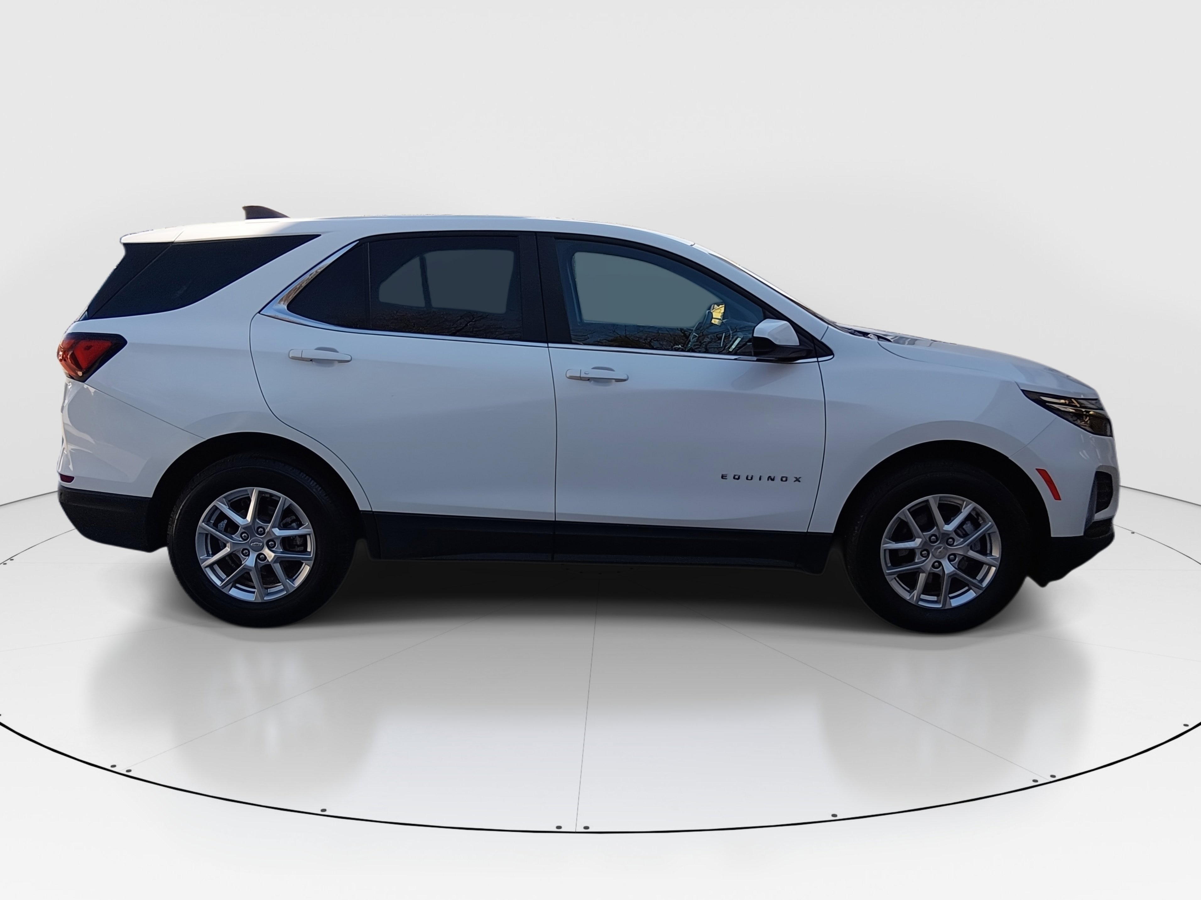 2024 Chevrolet Equinox LT - Photo 8