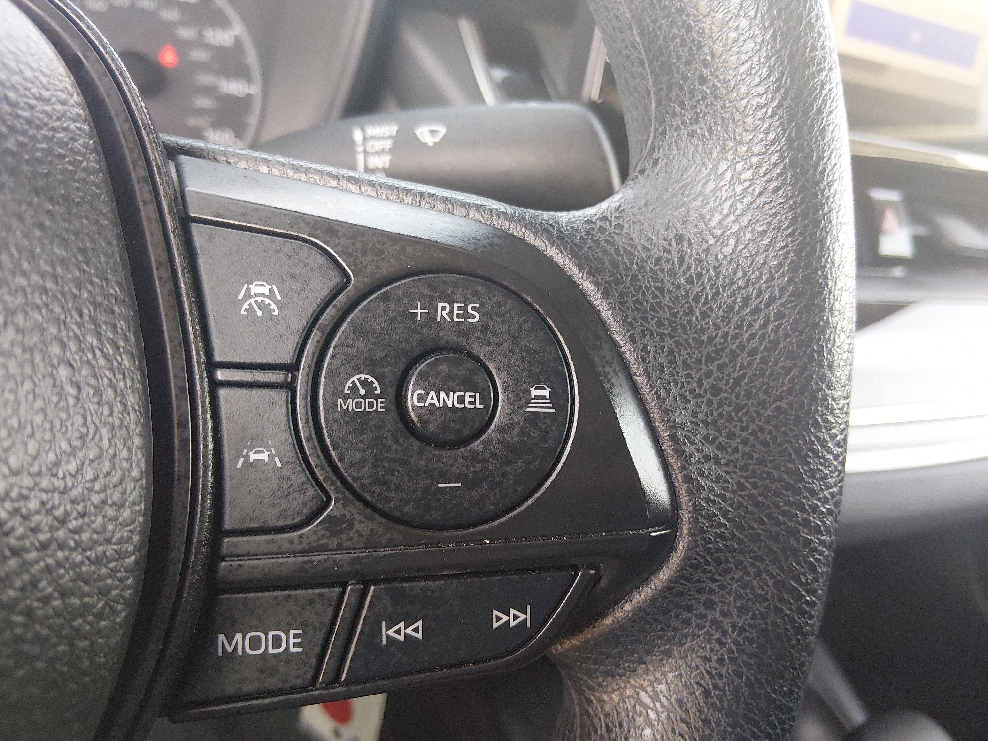 2024 Toyota Corolla LE - Photo 12