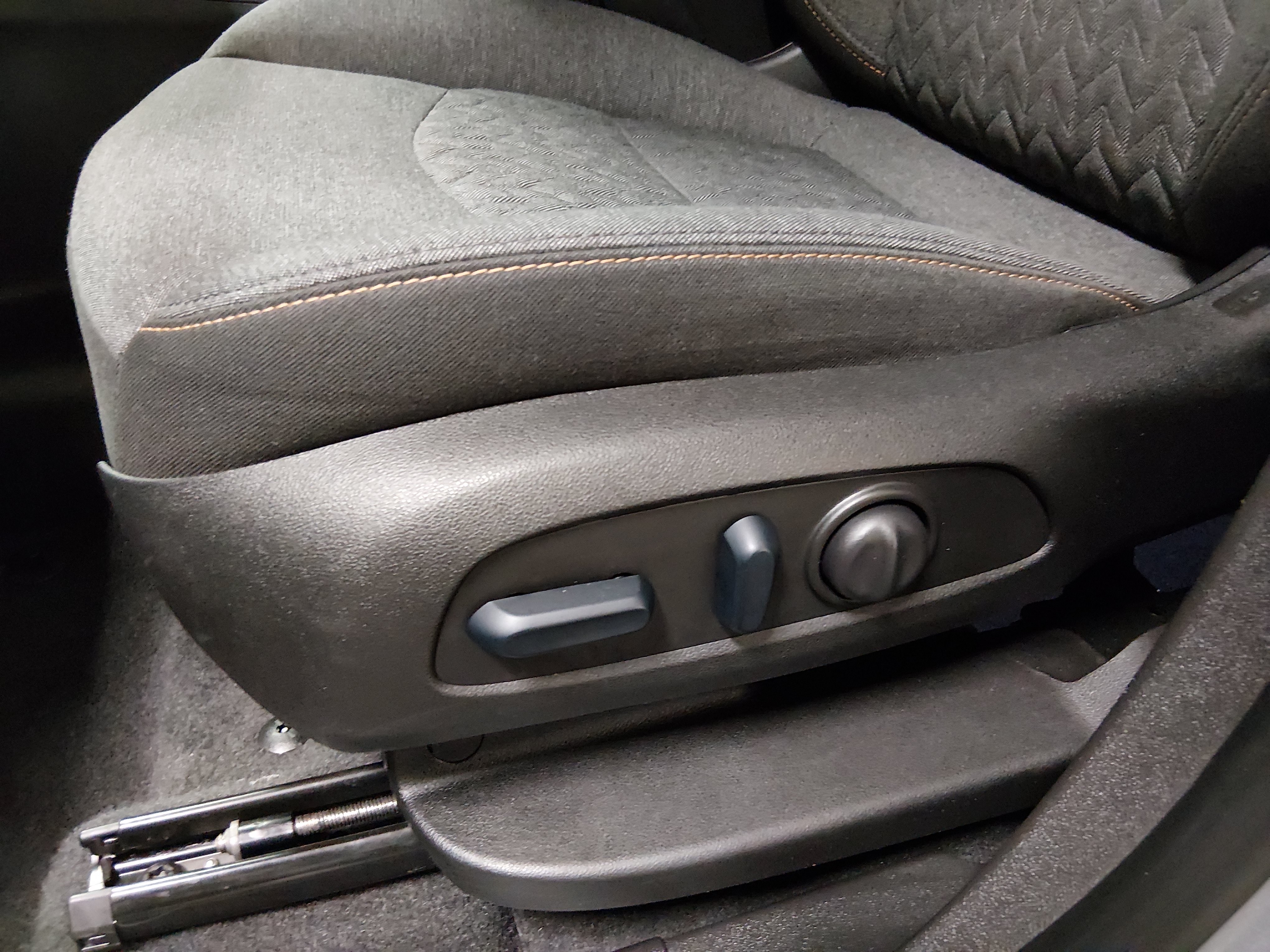2024 Chevrolet Equinox LT - Photo 22
