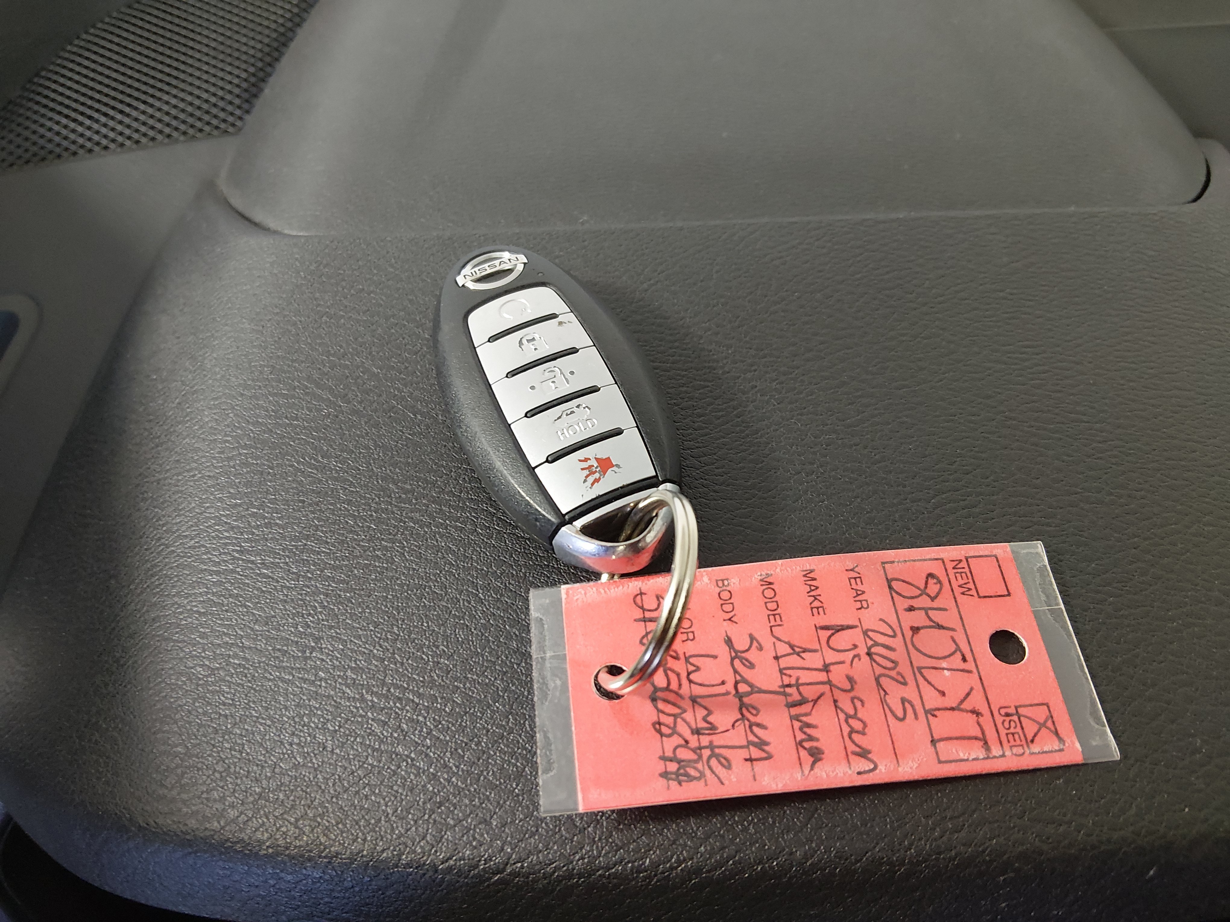 2025 Nissan Altima SV - Photo 15