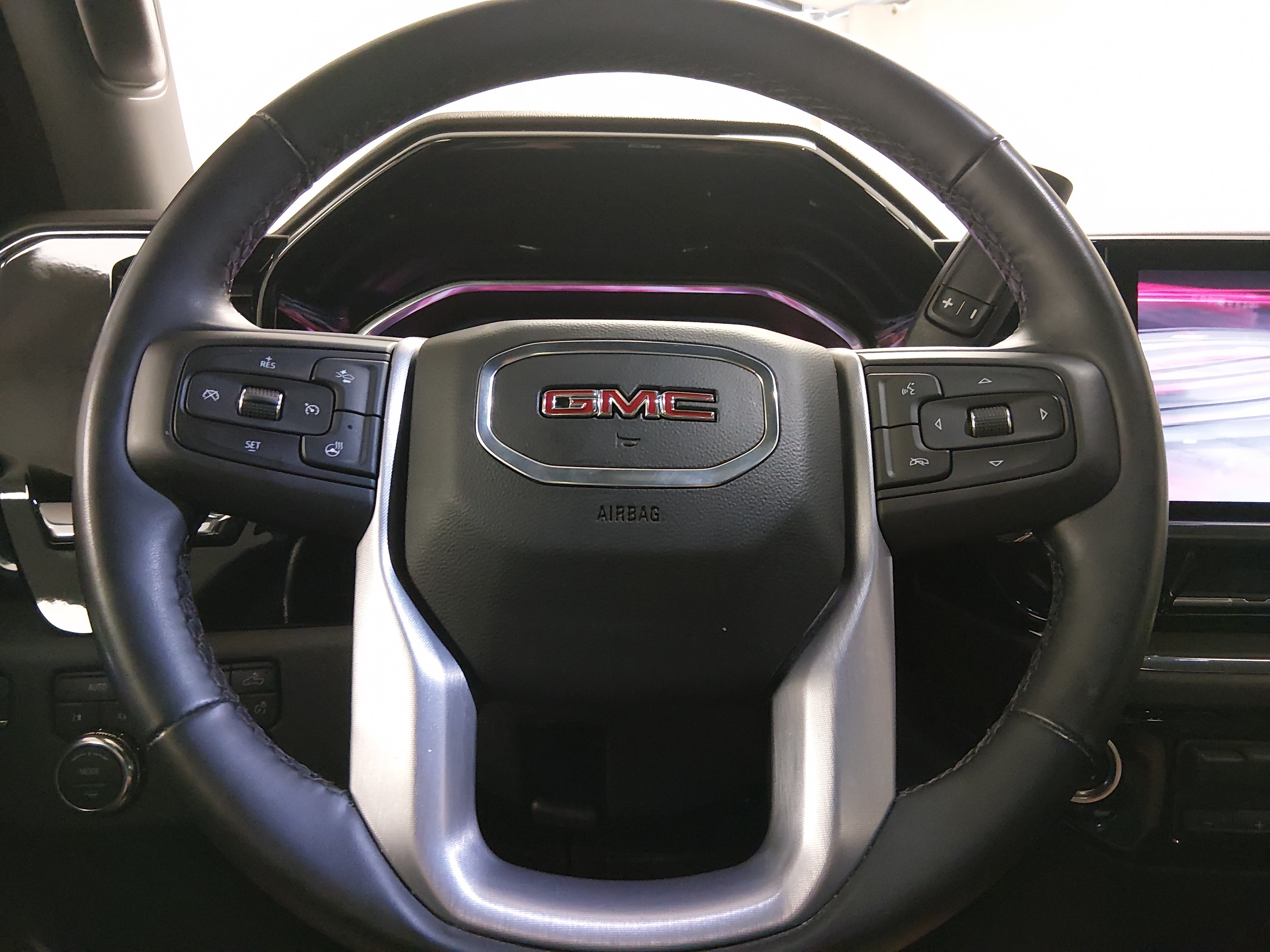 2025 GMC Sierra 1500 SLT - Photo 12