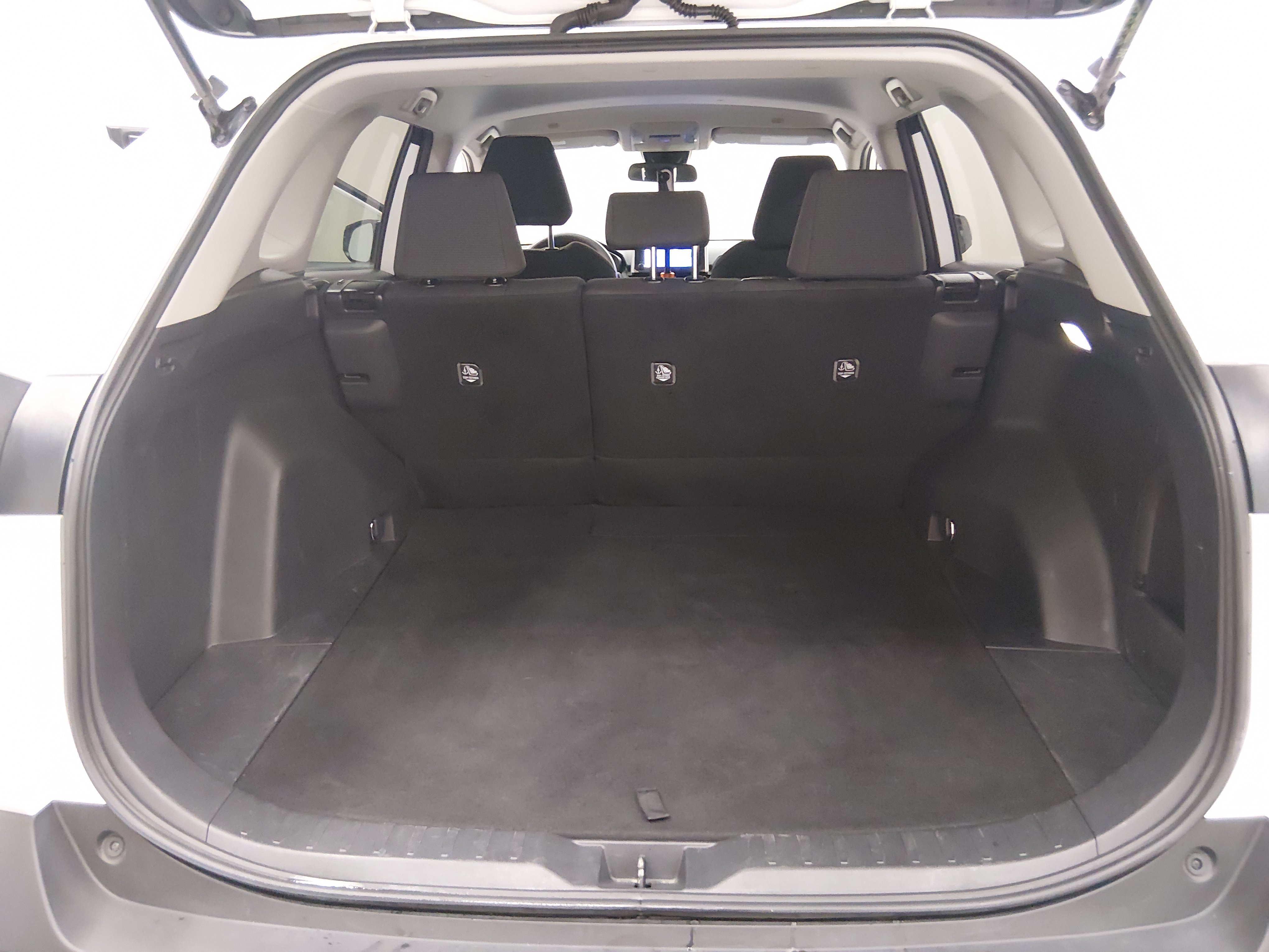 2025 Toyota RAV4 LE - Photo 11