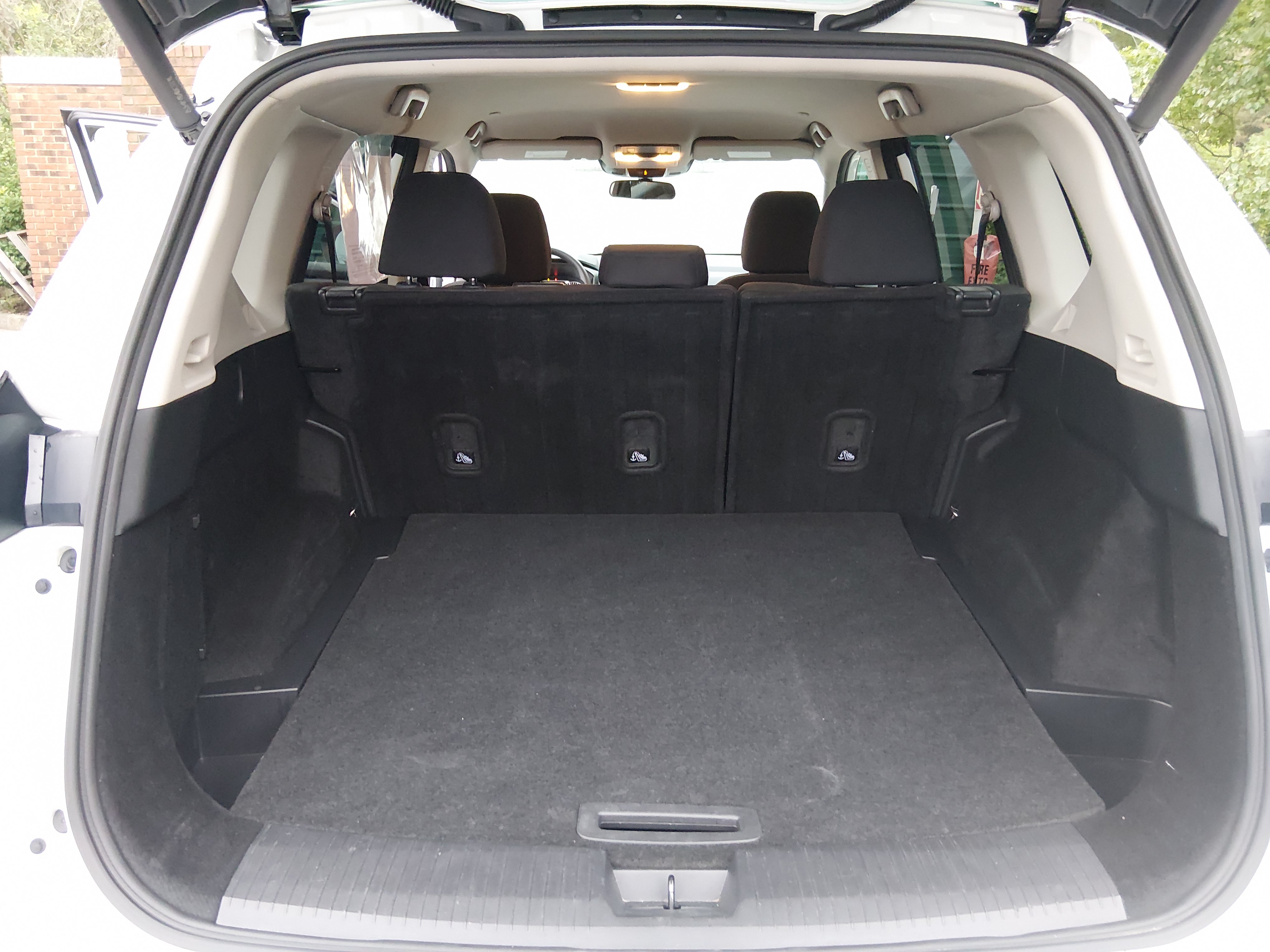 2024 Nissan Rogue SV - Photo 11