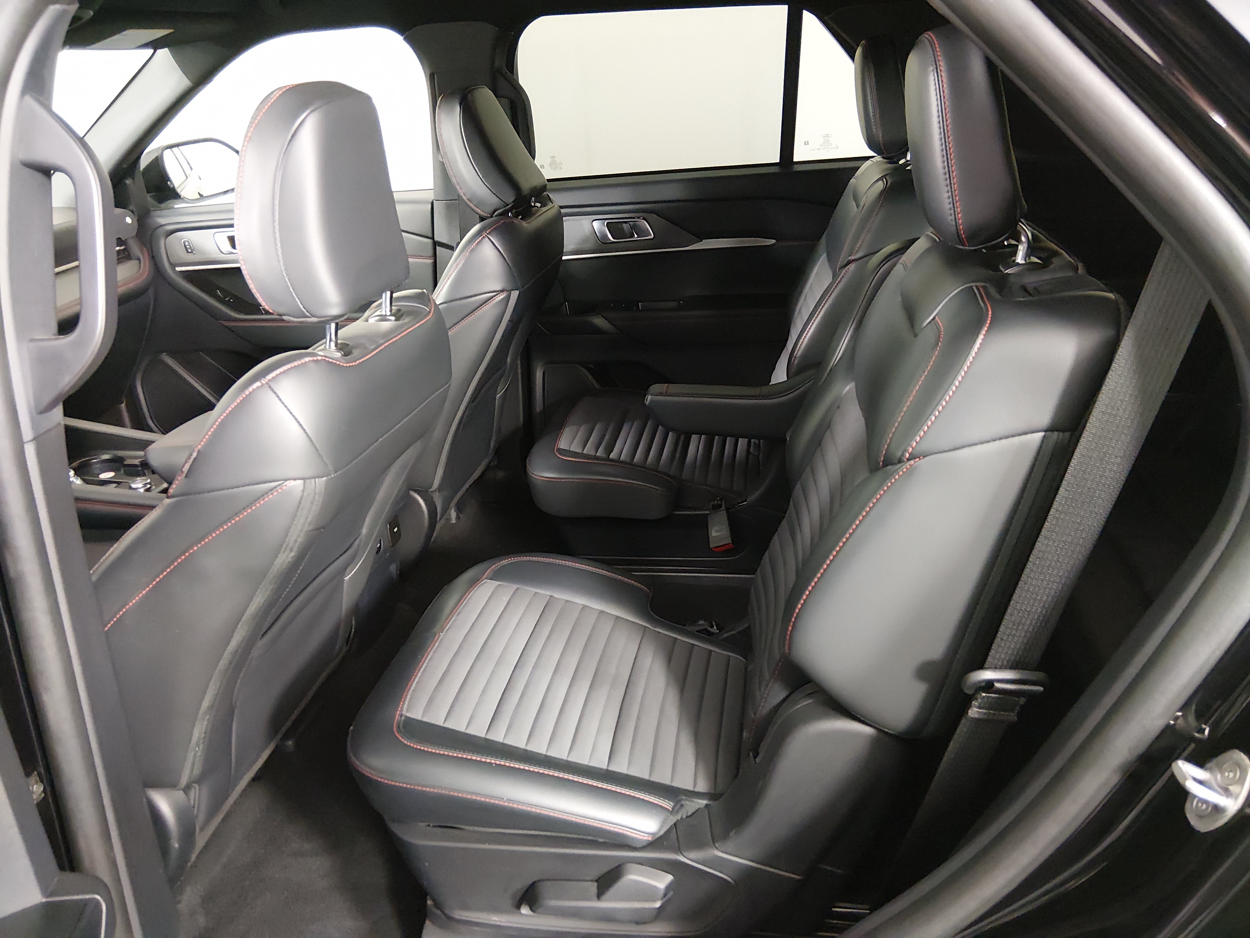 2025 Ford Explorer ST-LINE - Photo 22