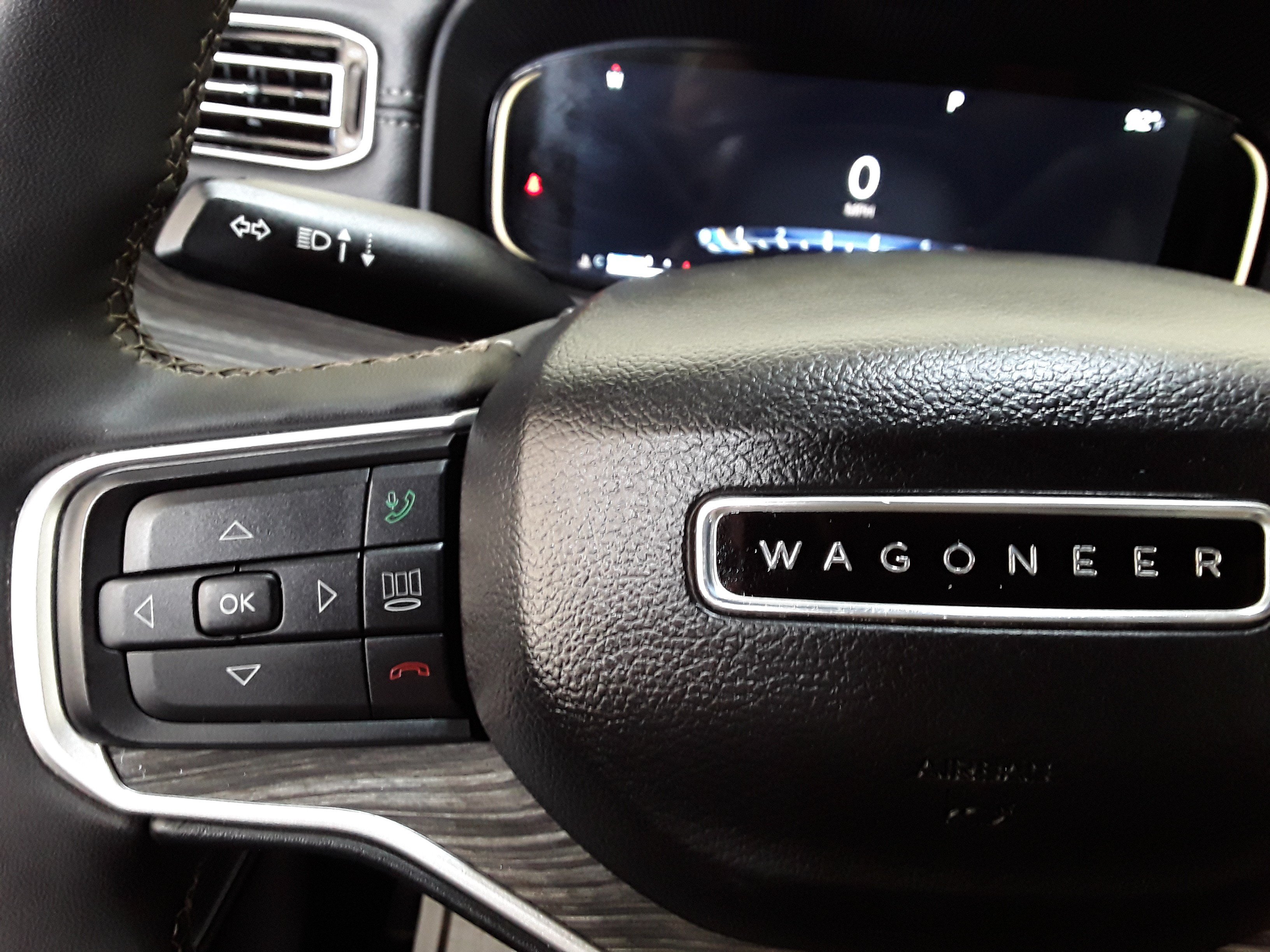2023 Jeep Wagoneer L Series III - Photo 28