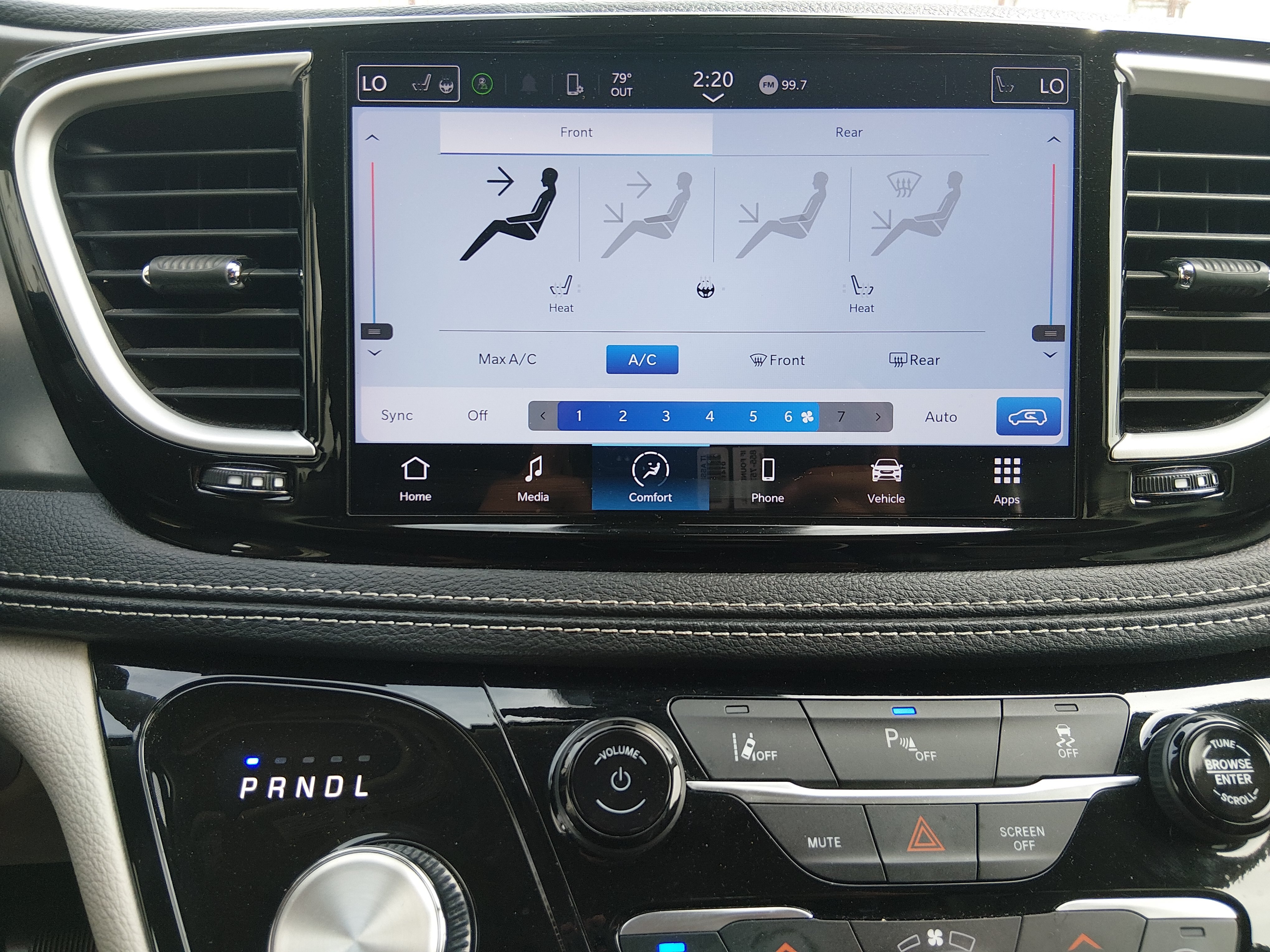 2023 Chrysler Pacifica Hybrid Touring L - Photo 18