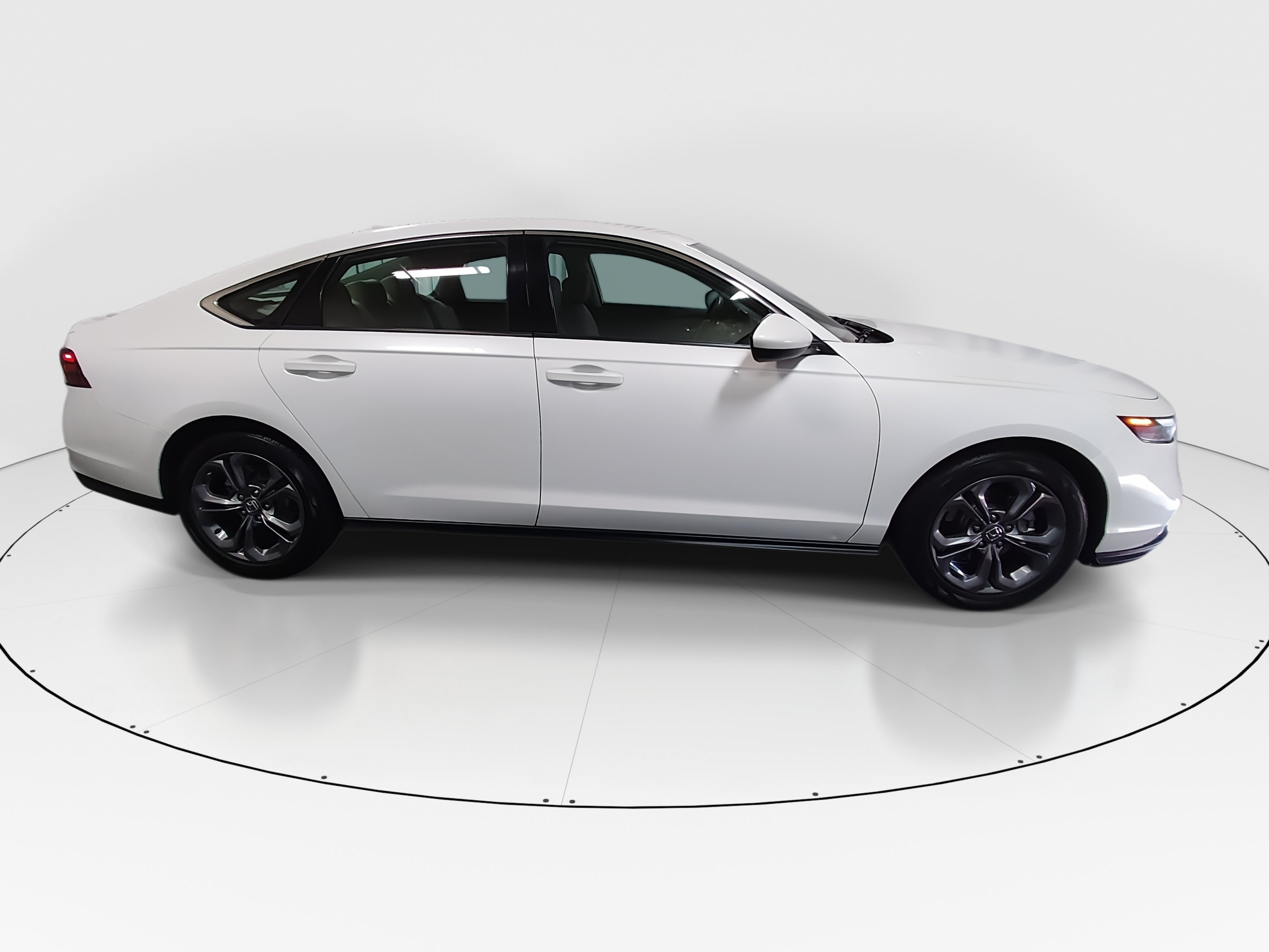 2023 Honda Accord EX - Photo 8