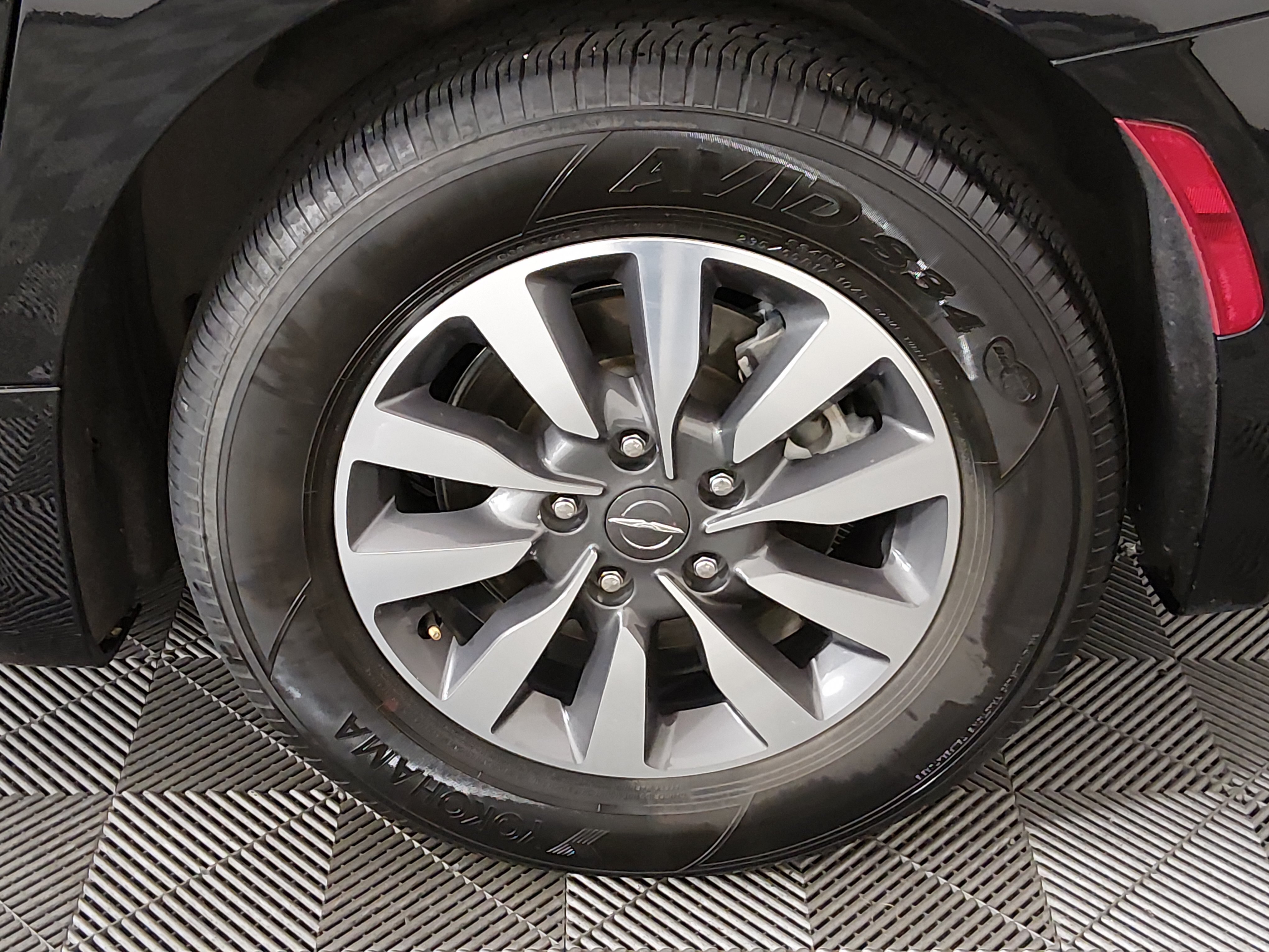 2024 Chrysler Pacifica PHEV Select - Photo 10