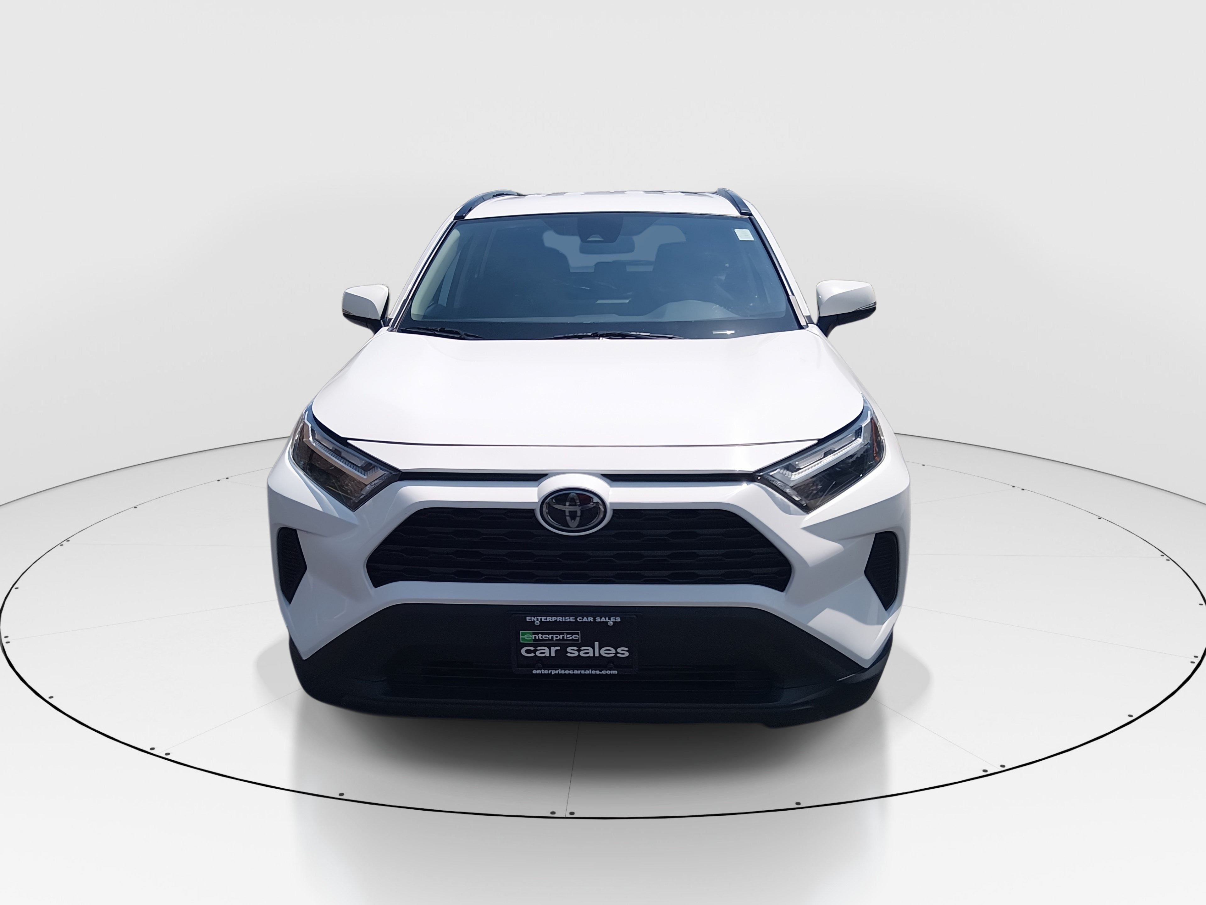 2024 Toyota RAV4 XLE - Photo 2