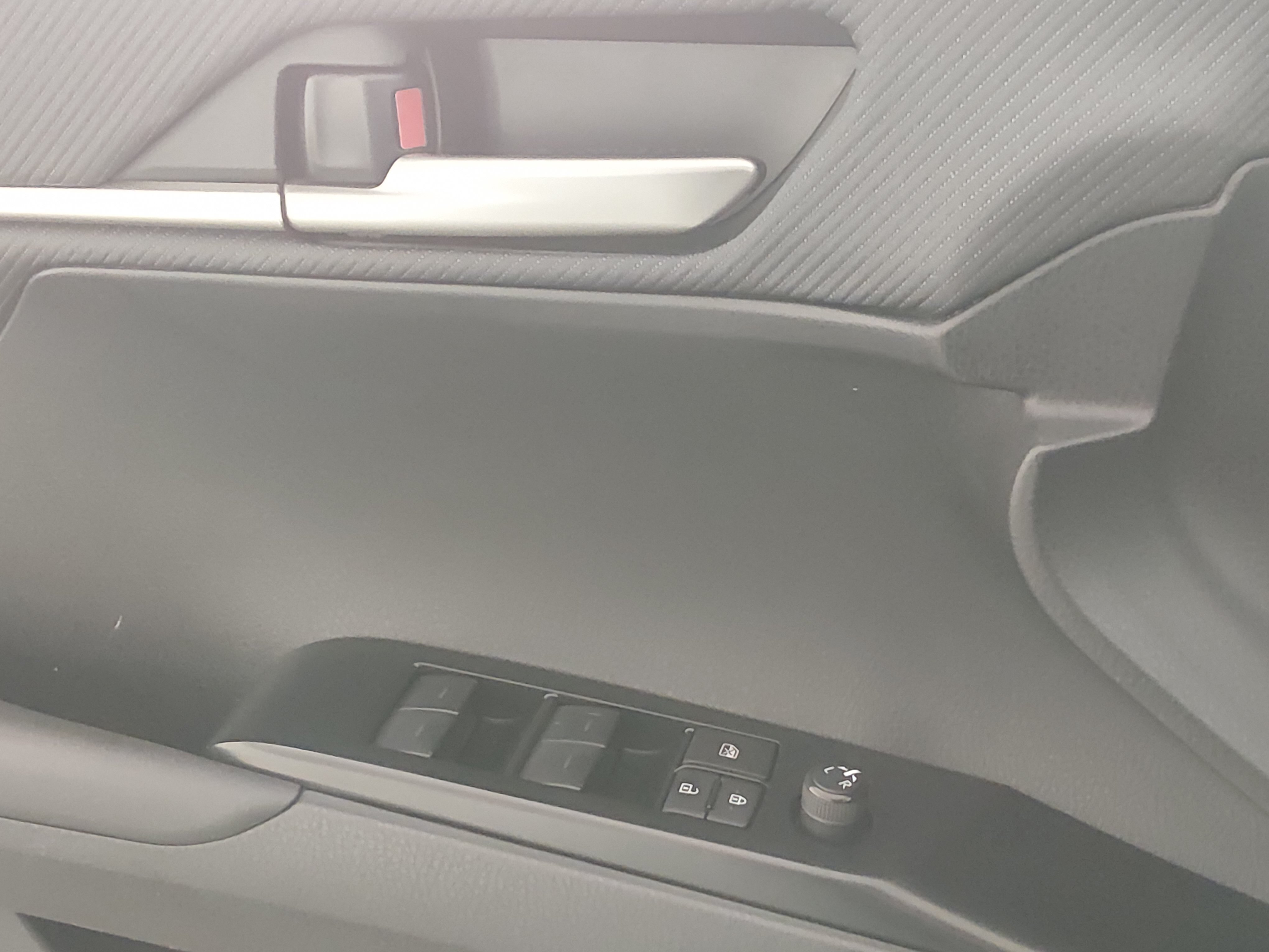 2025 Toyota Camry SE - Photo 17