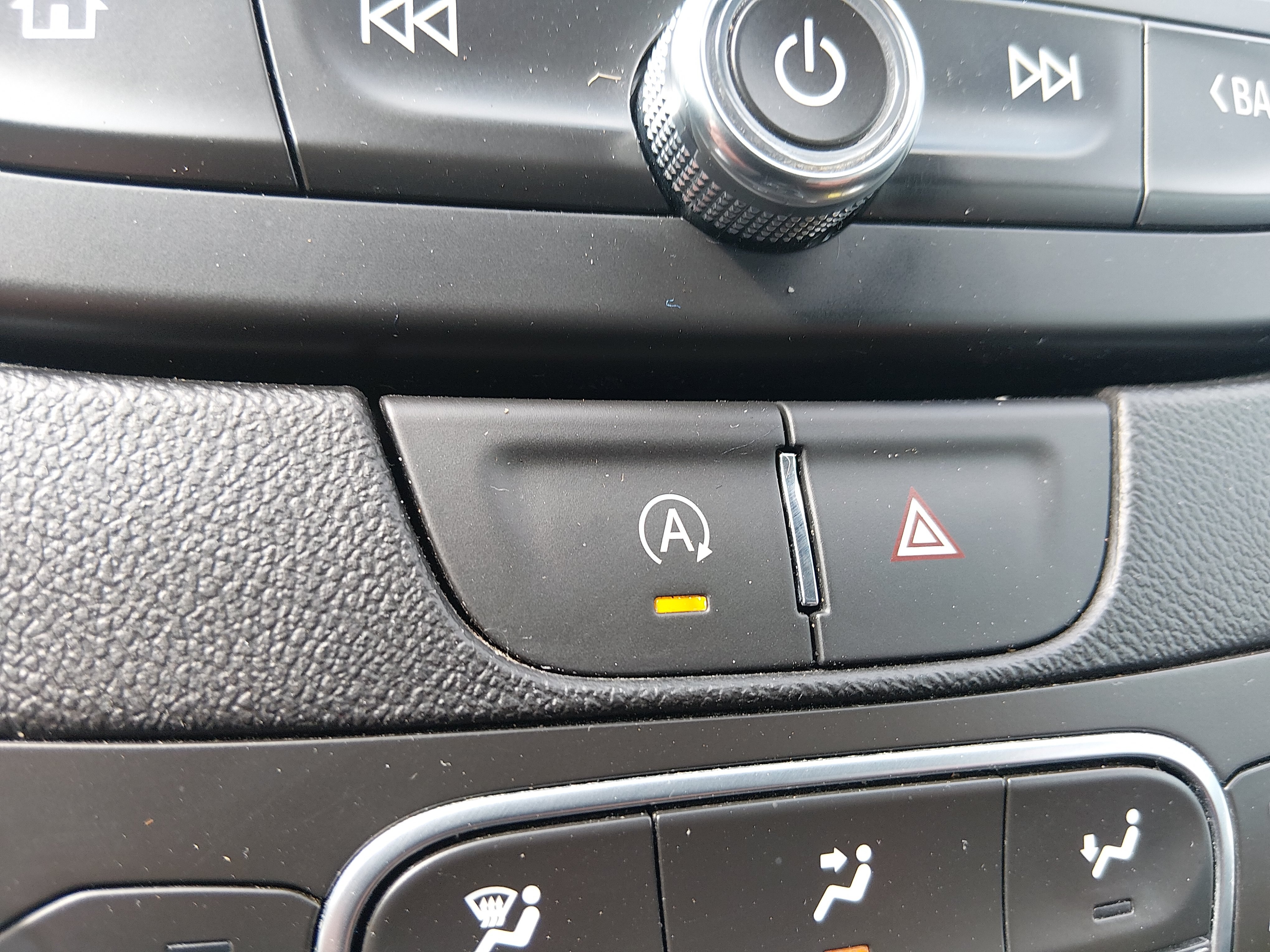 2024 Chevrolet Malibu 1LT - Photo 18