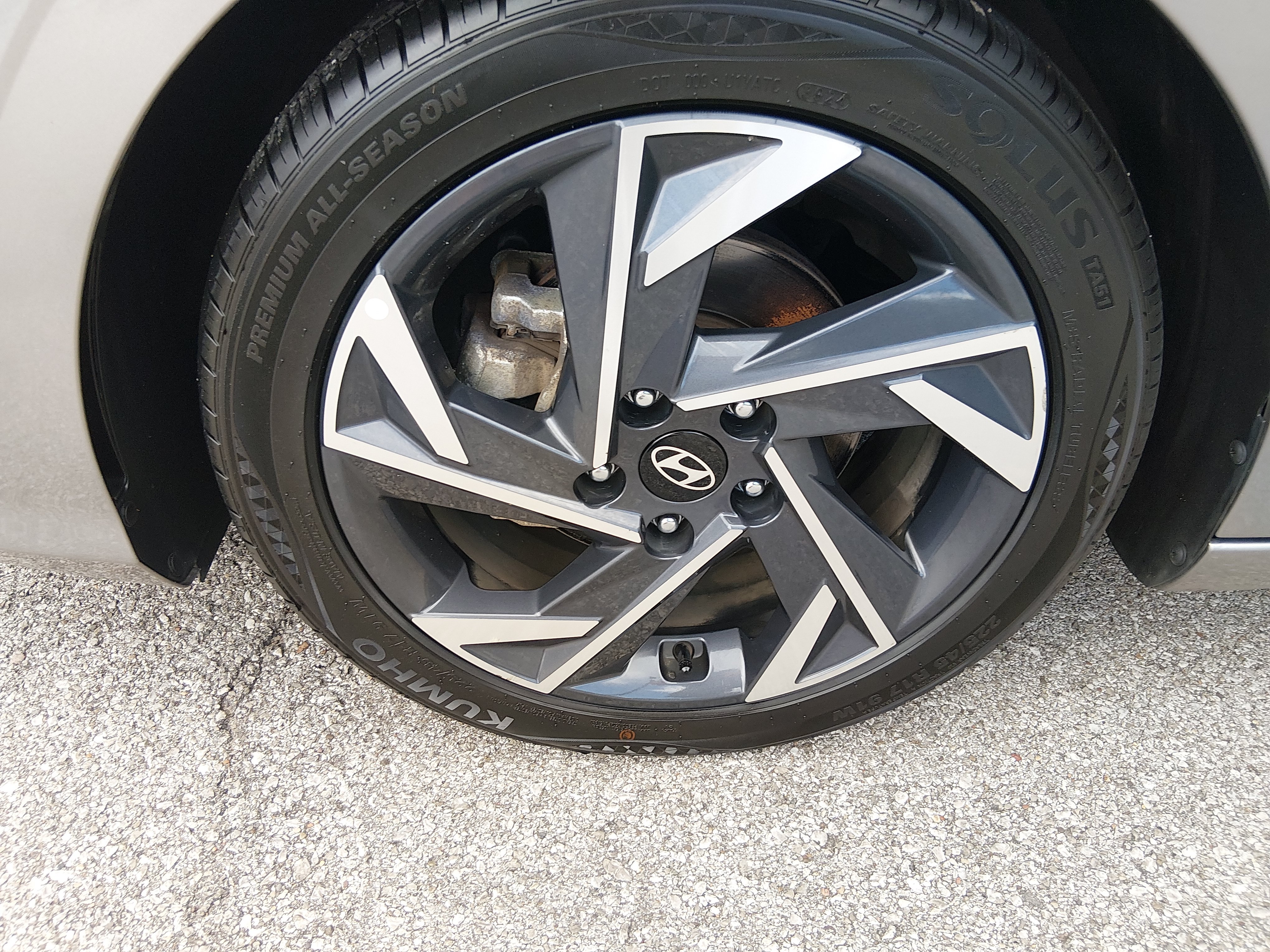 2024 Hyundai Elantra Limited - Photo 10