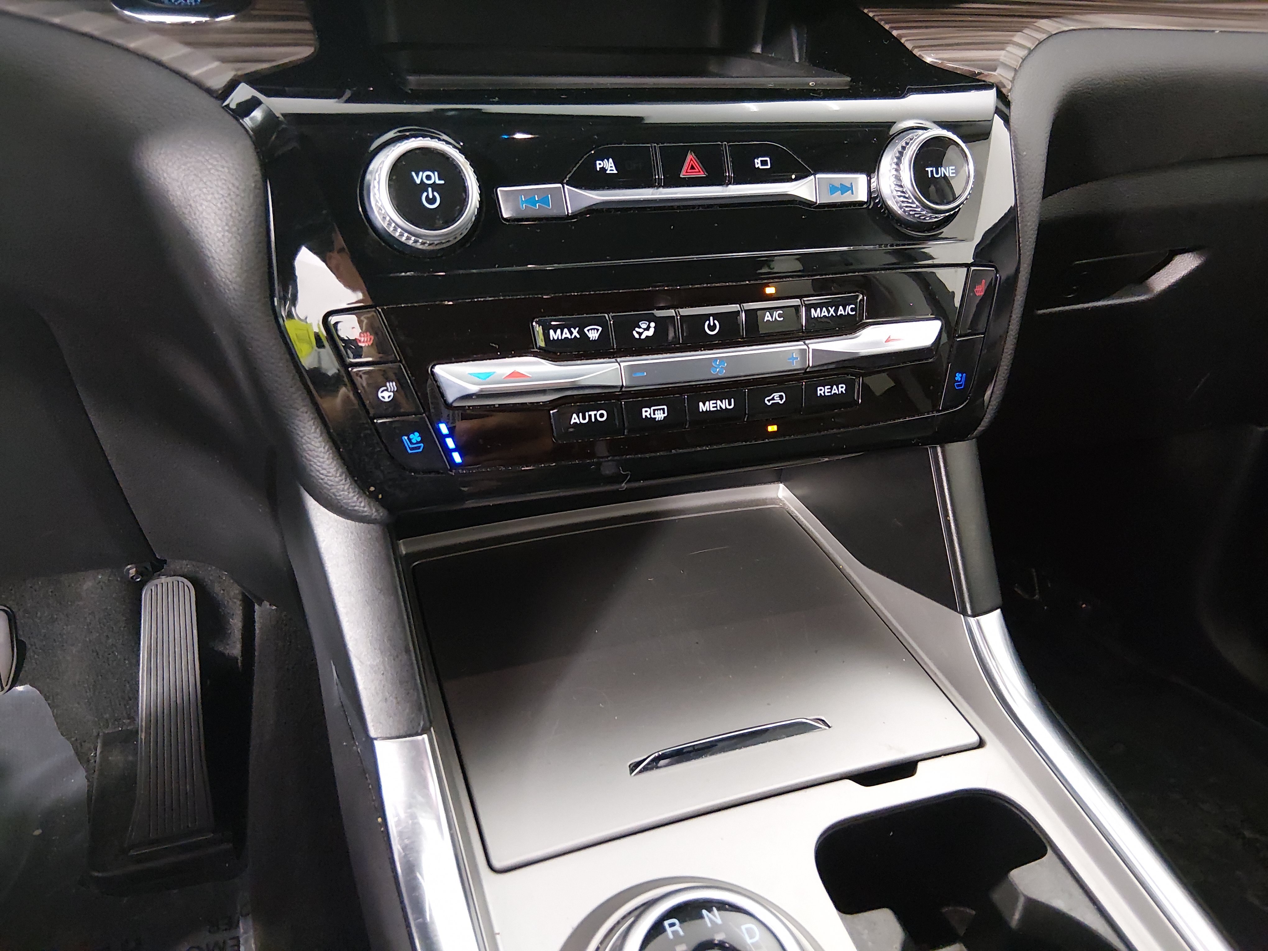 2023 Ford Explorer Limited - Photo 19