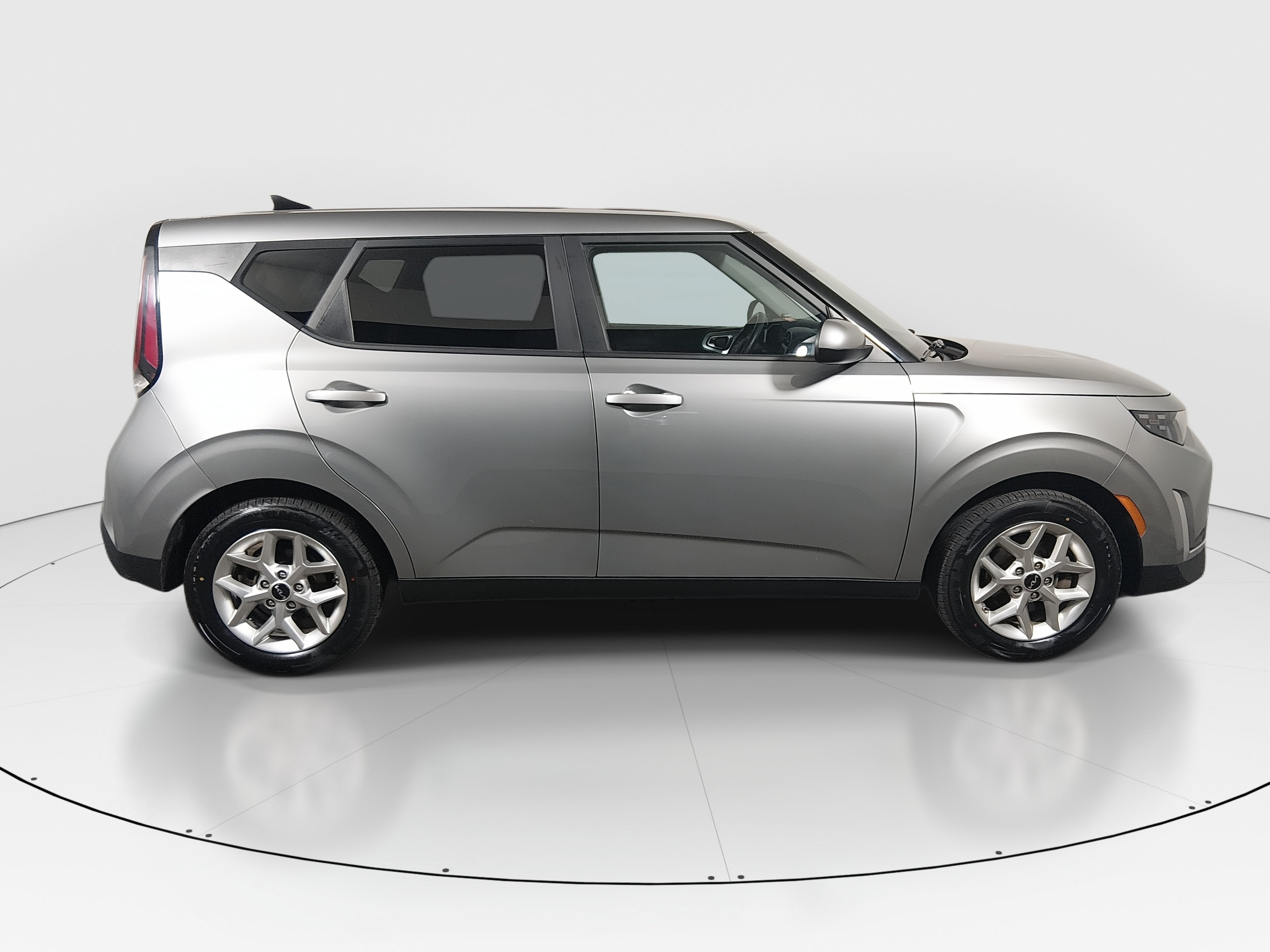 2024 Kia Soul LX - Photo 8