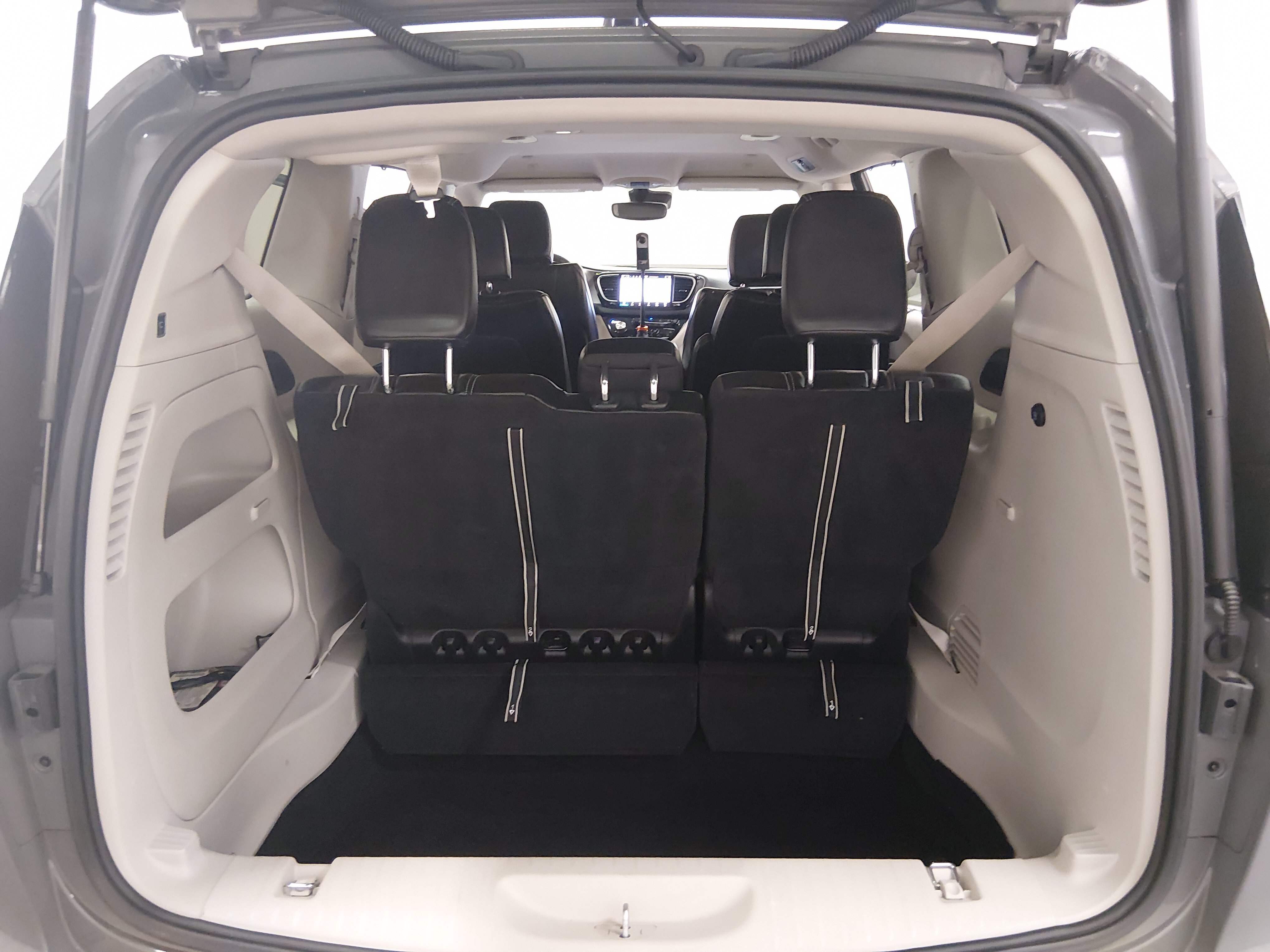 2023 Chrysler Pacifica Touring L - Photo 11