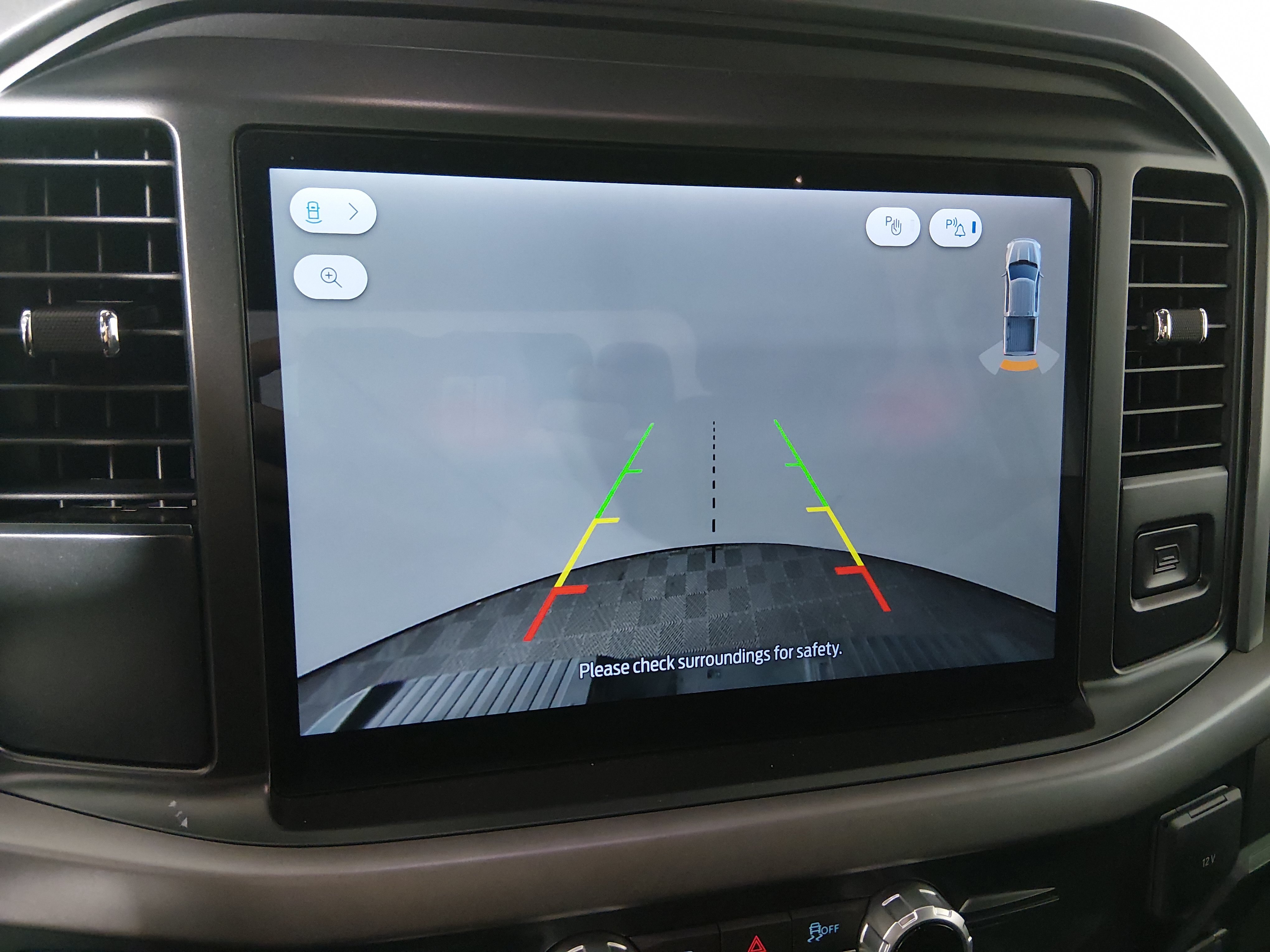 2025 Ford F-150 XLT - Photo 17