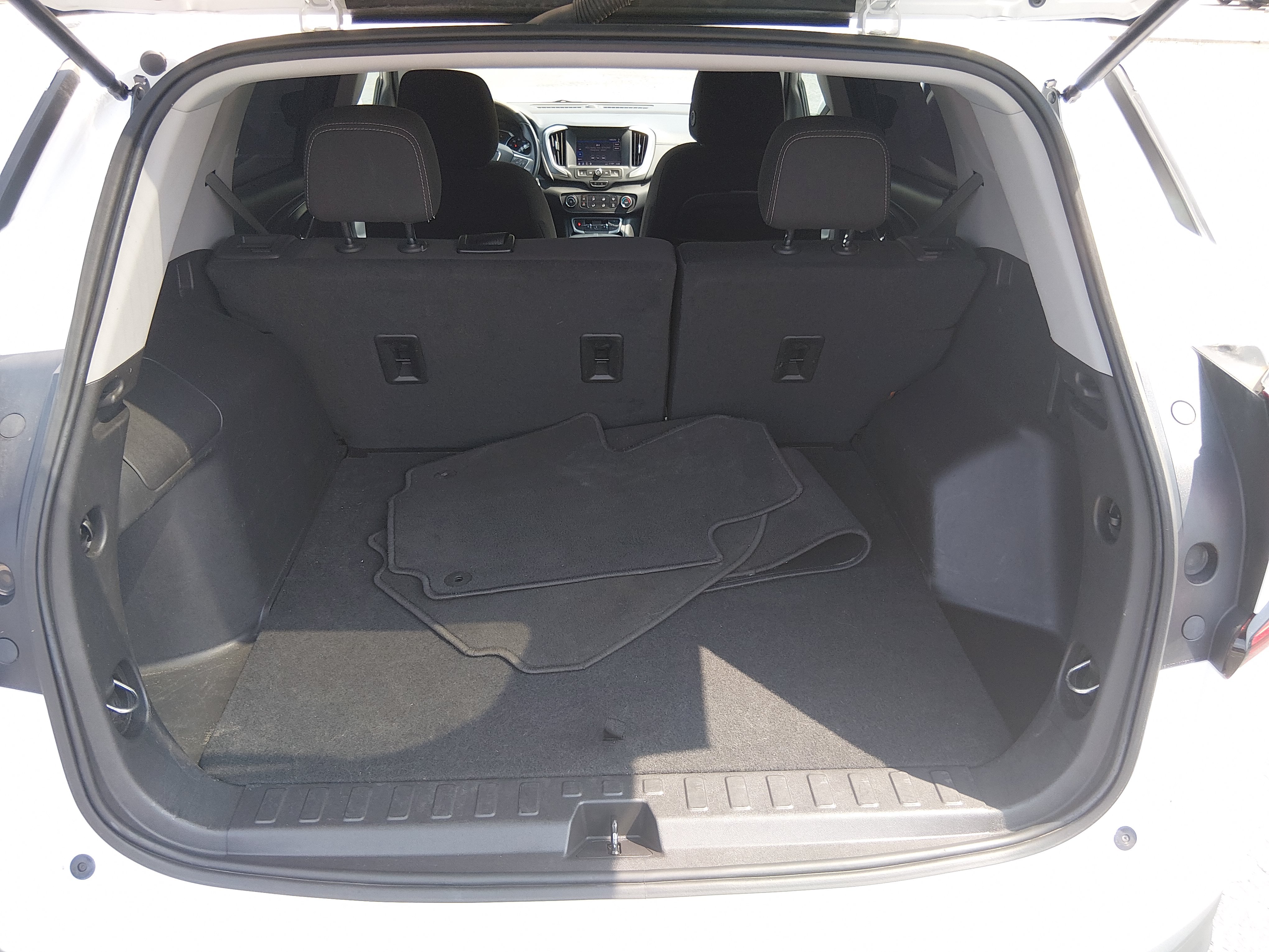 2024 GMC Terrain SLE - Photo 11