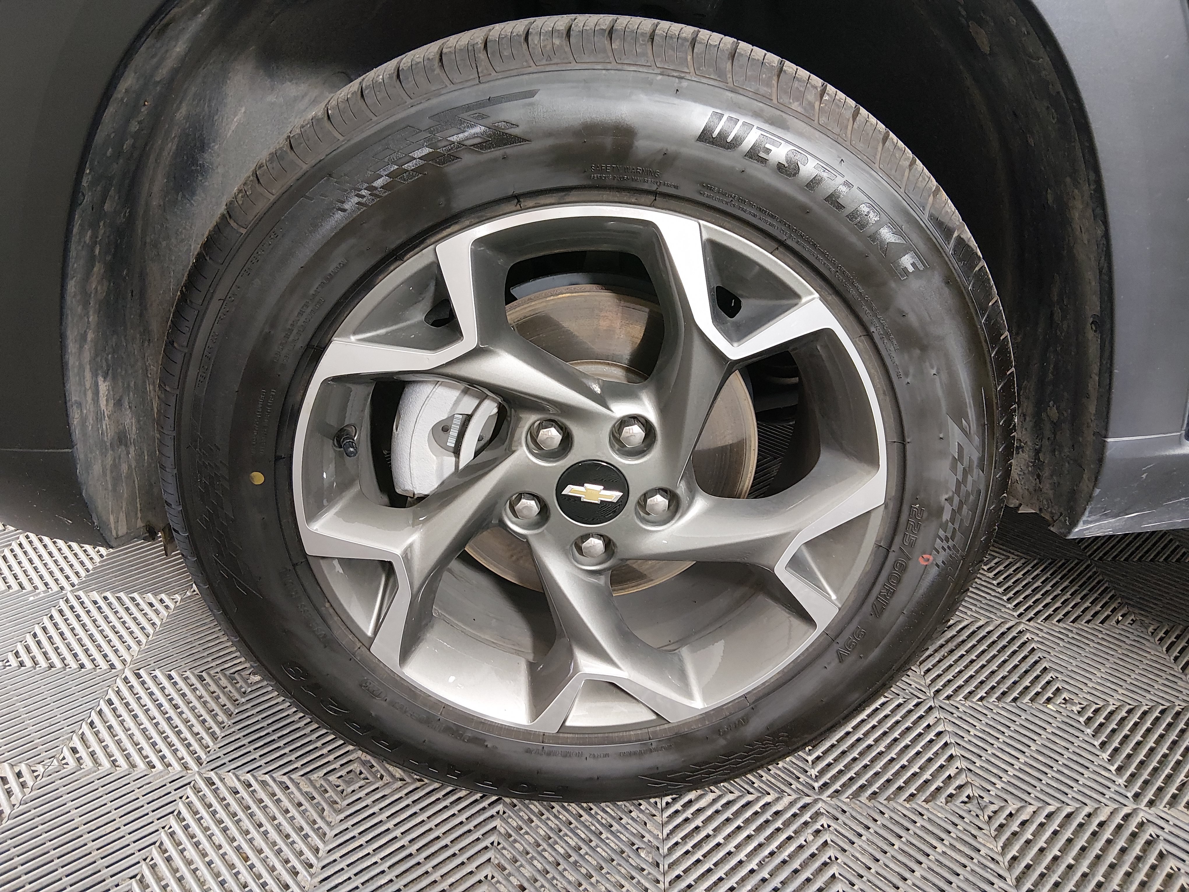 2025 Chevrolet Trax LT - Photo 10