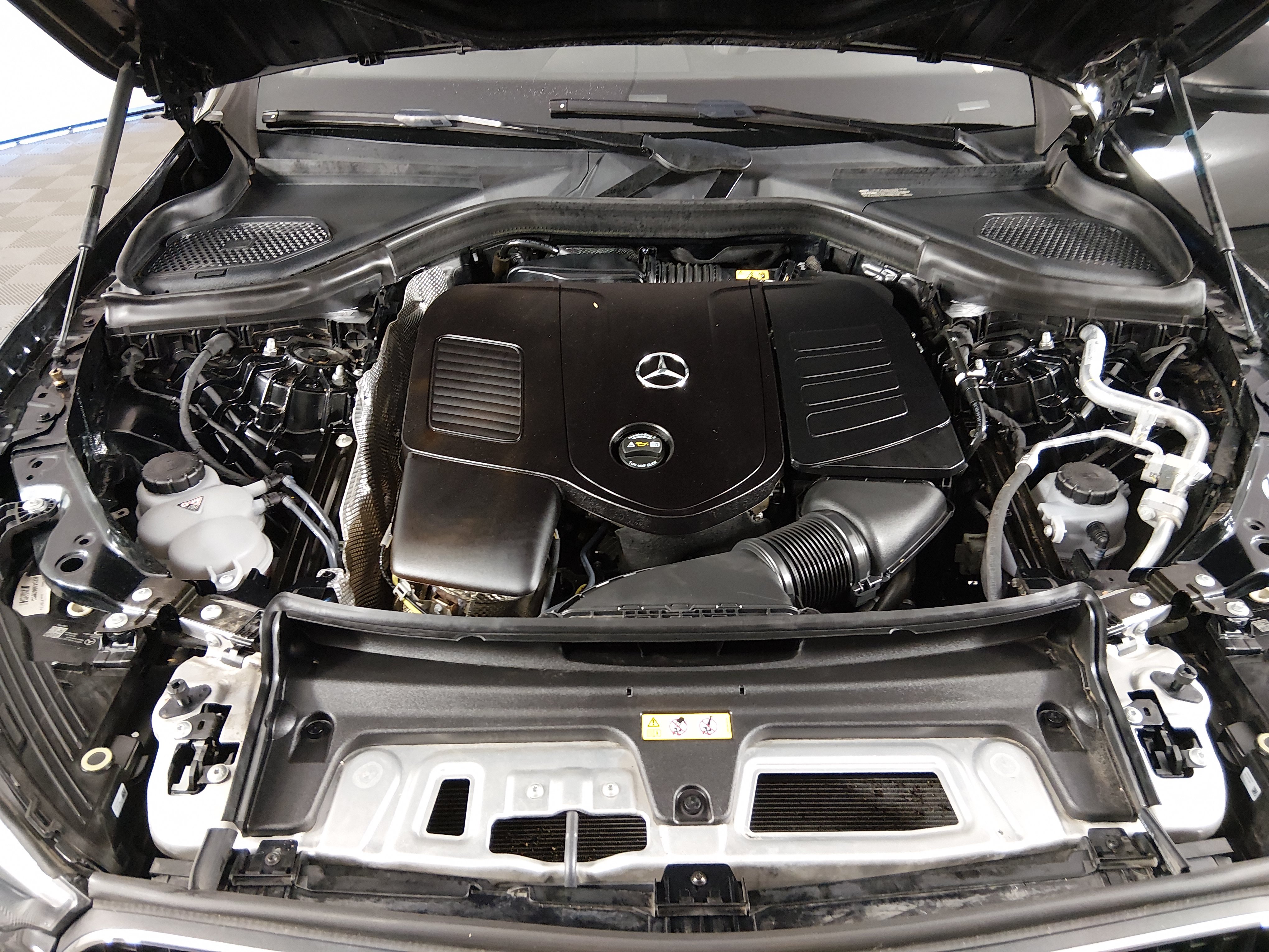 2024 Mercedes-Benz GLC GLC300 - Photo 9