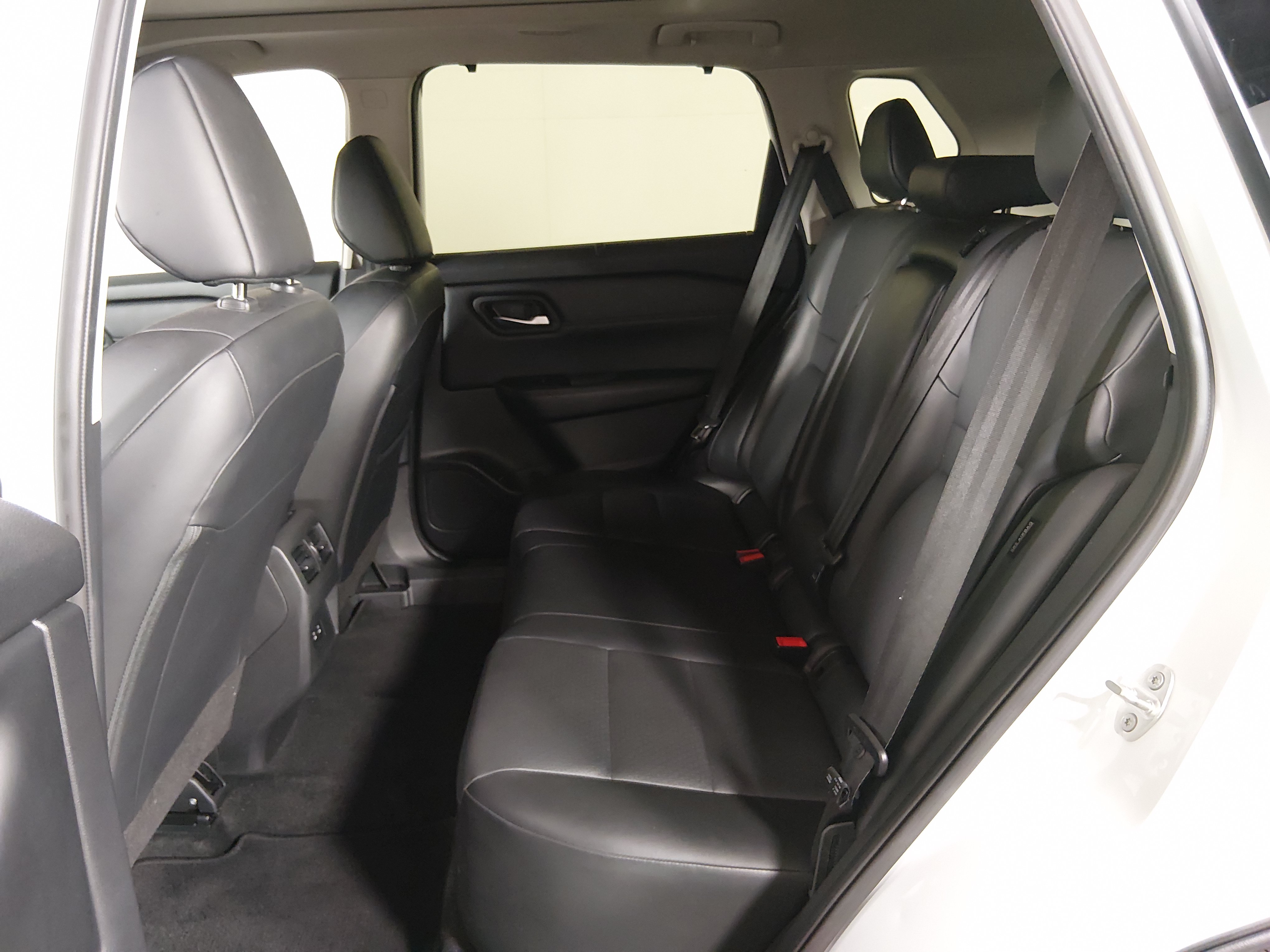 2025 Nissan Rogue SV - Photo 22