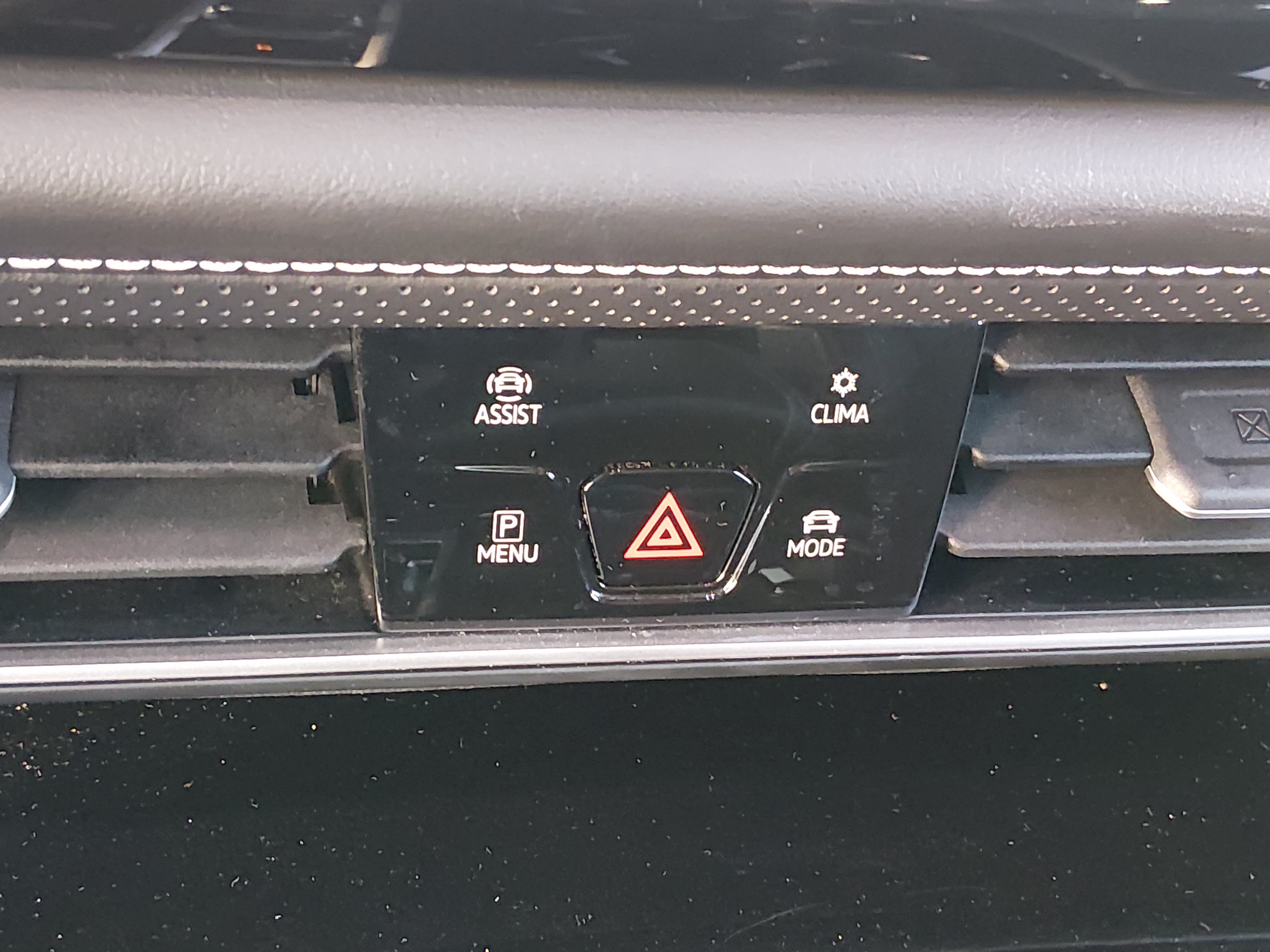 2024 Volkswagen Atlas SE w/Tech - Photo 20