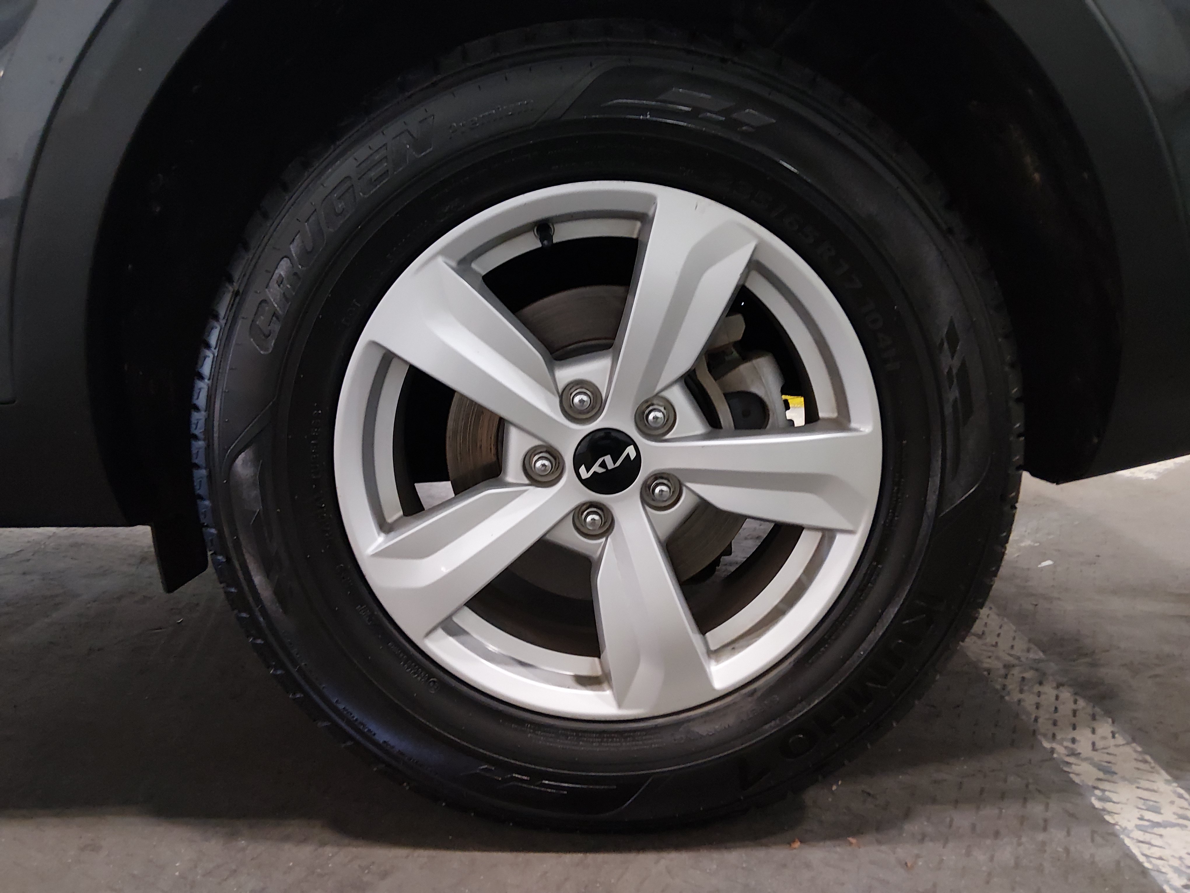 2023 Kia Sorento LX - Photo 10