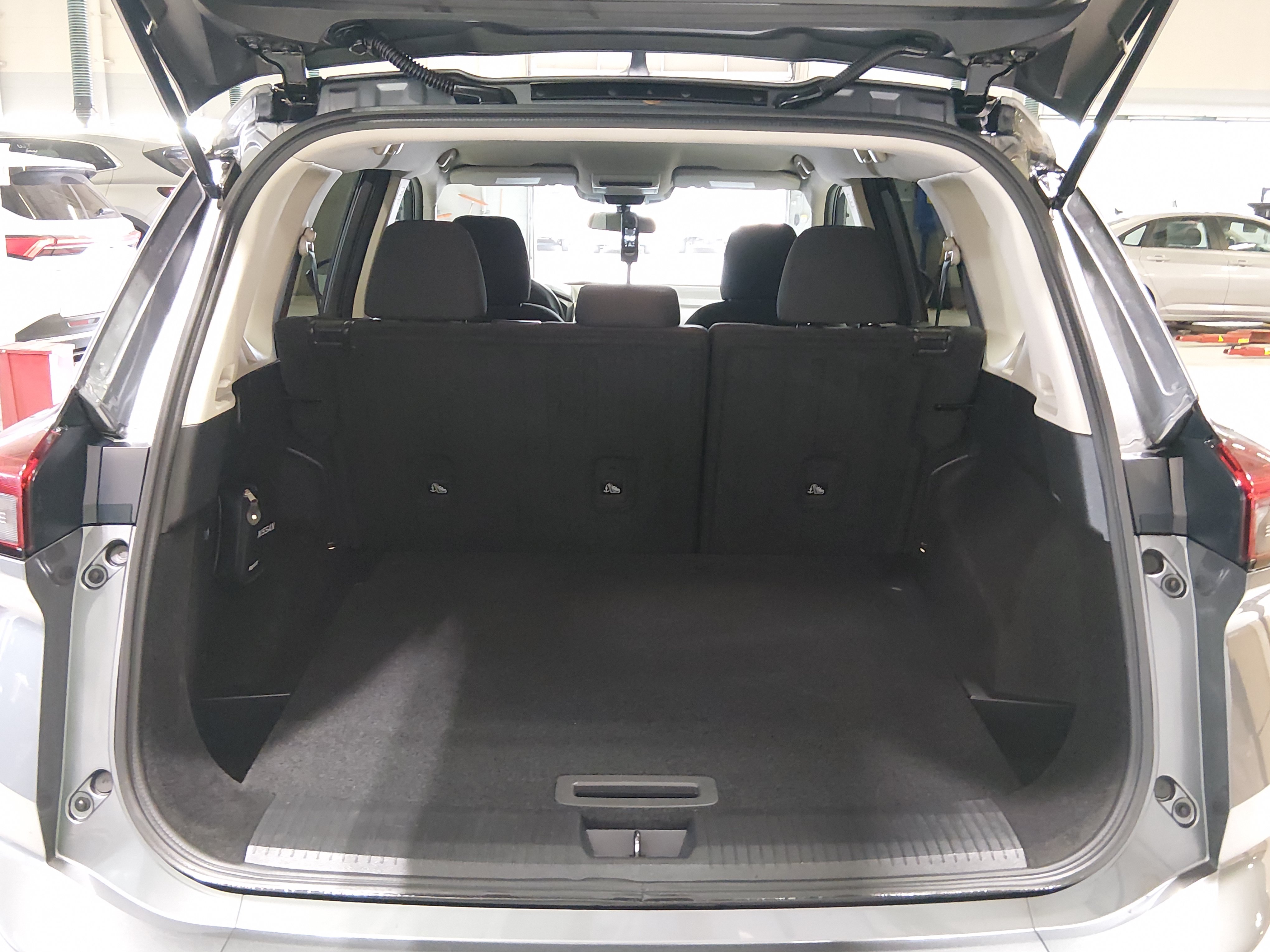 2024 Nissan Rogue S - Photo 11