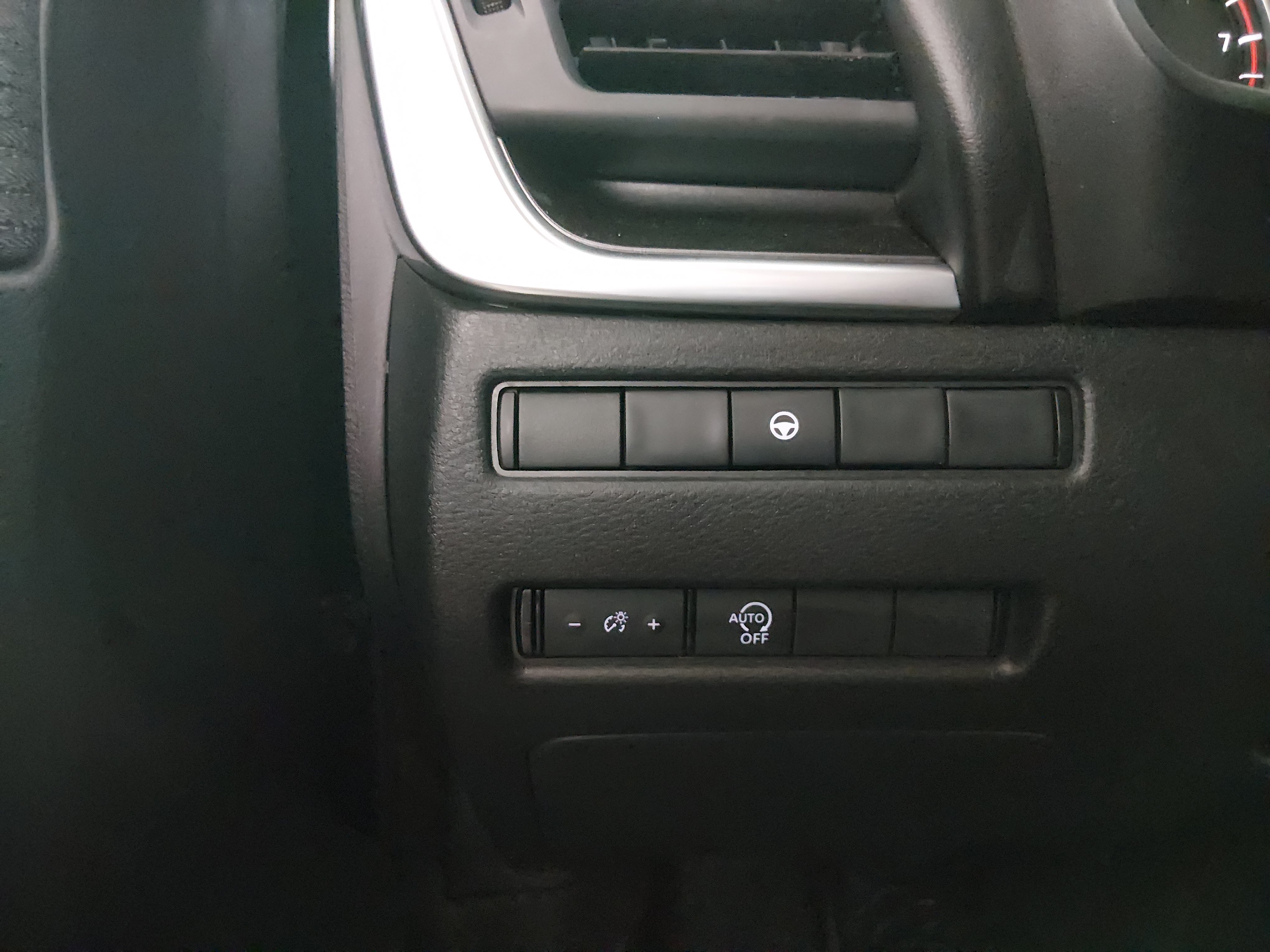 2023 Nissan Rogue SV - Photo 13
