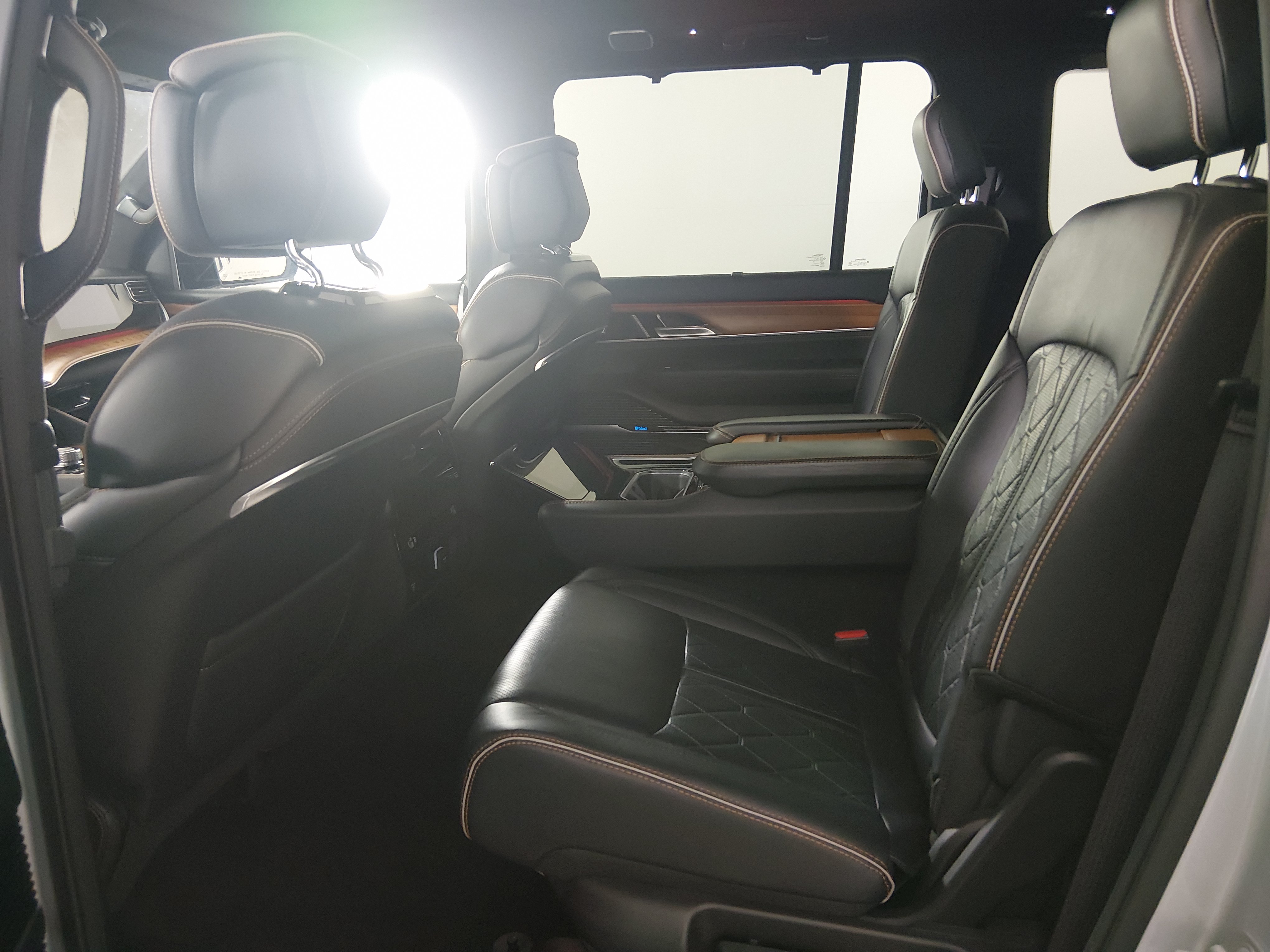 2024 Jeep Grand Wagoneer L Series III - Photo 22