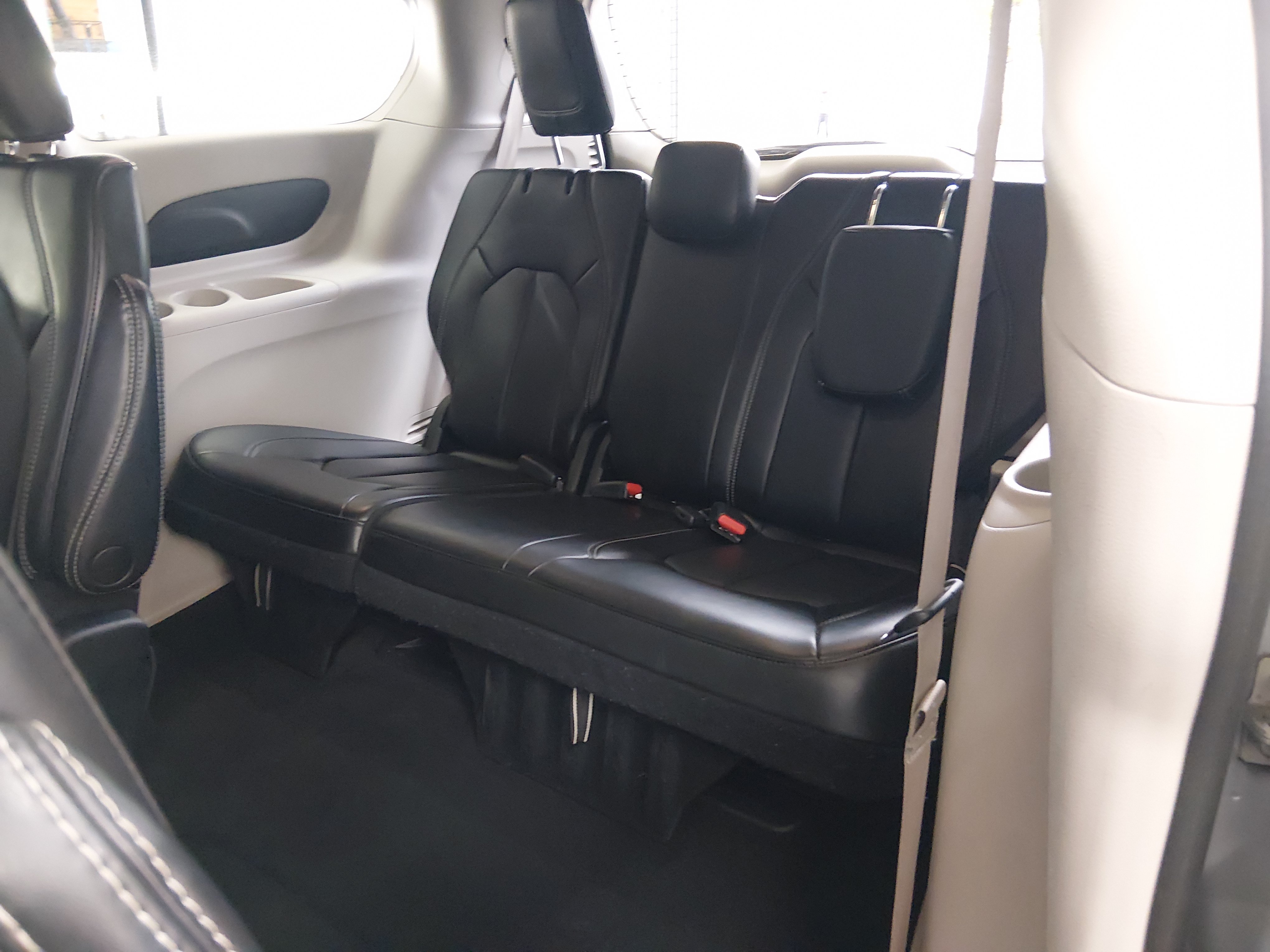 2023 Chrysler Pacifica Touring L - Photo 17